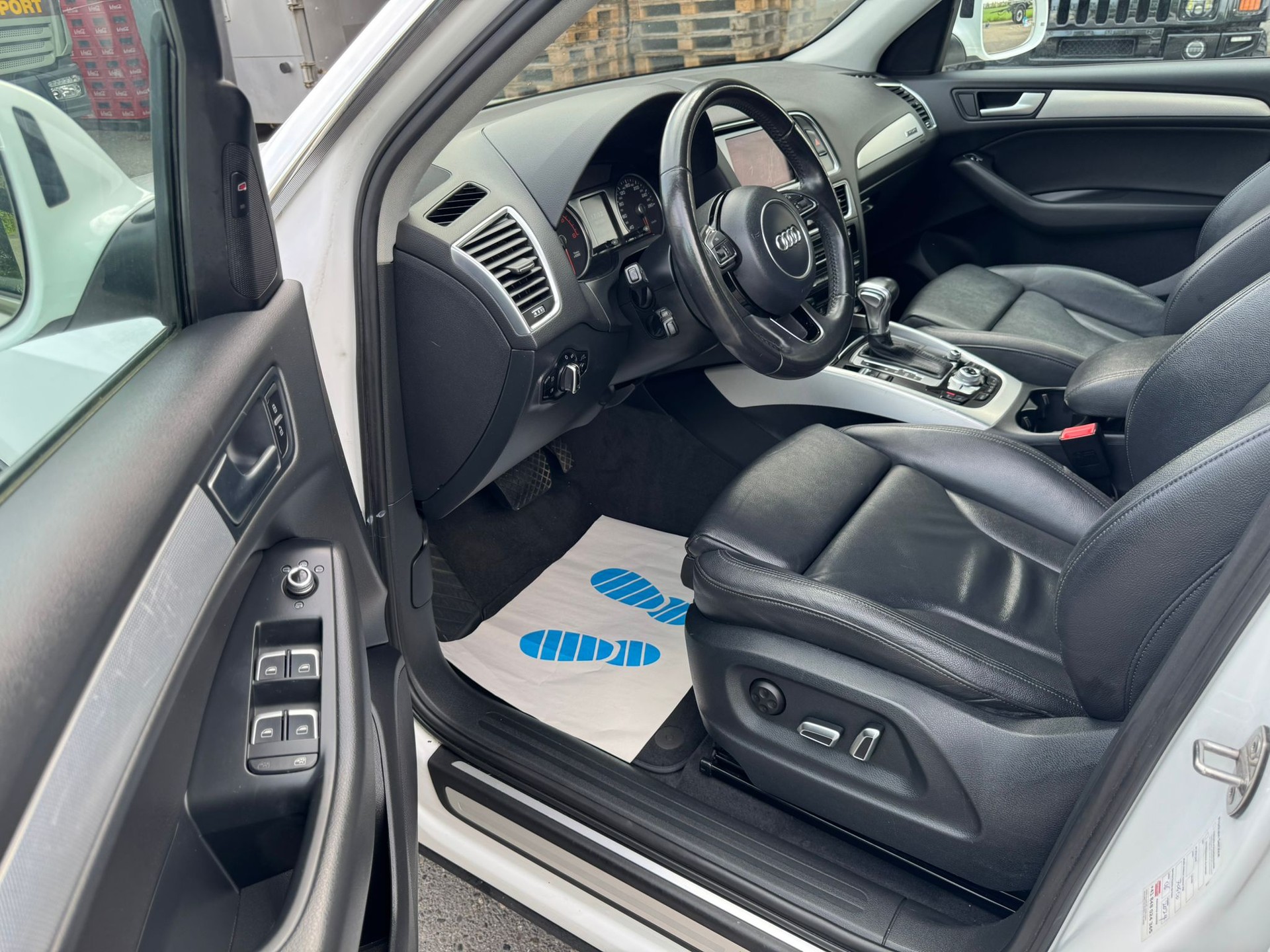 AUDI Q5 2.0 TDI S-Line quattro S-tronic-image-13