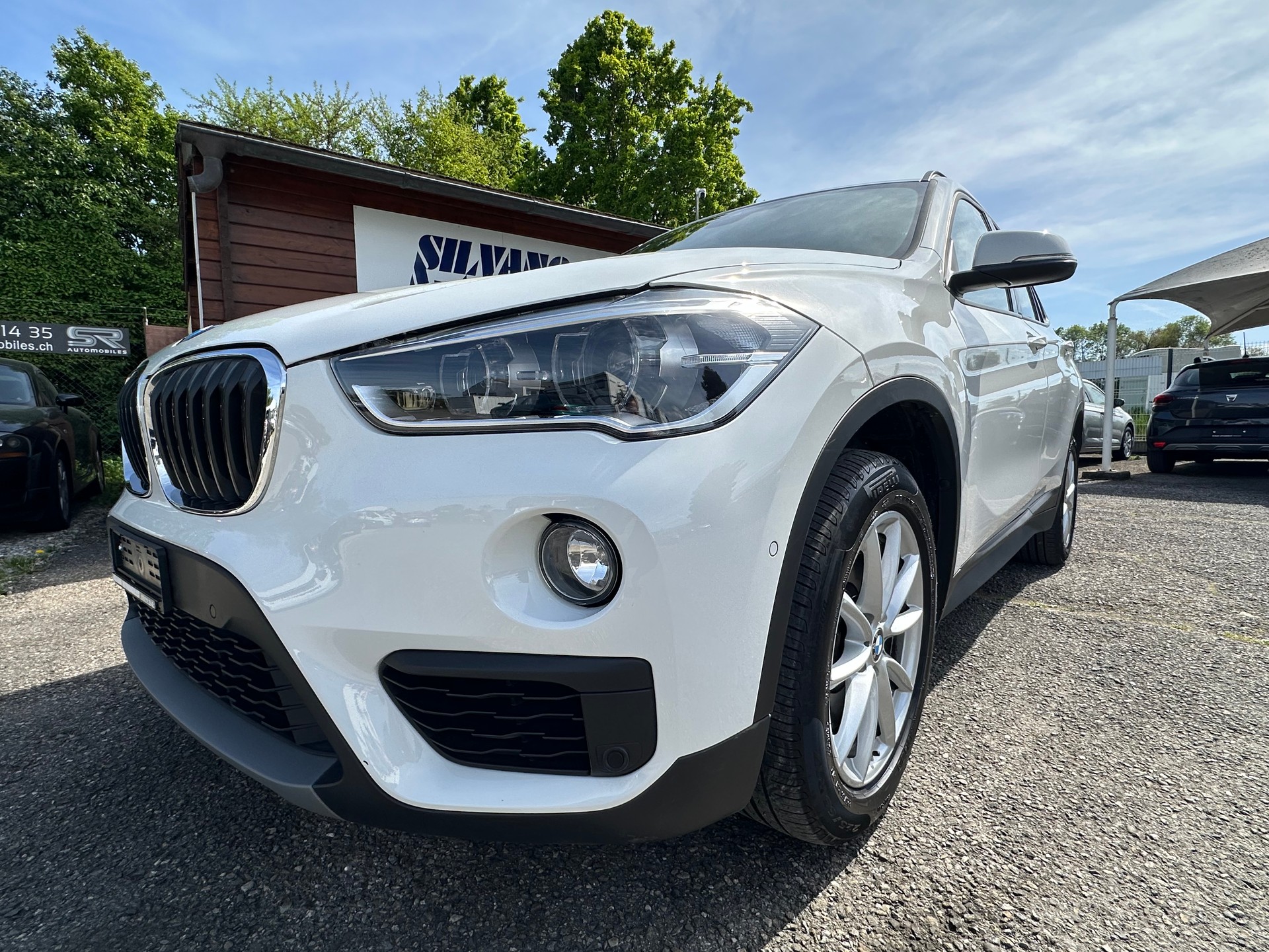 BMW X1 xDrive 20i Sport Line Steptronic-showroom-element-3