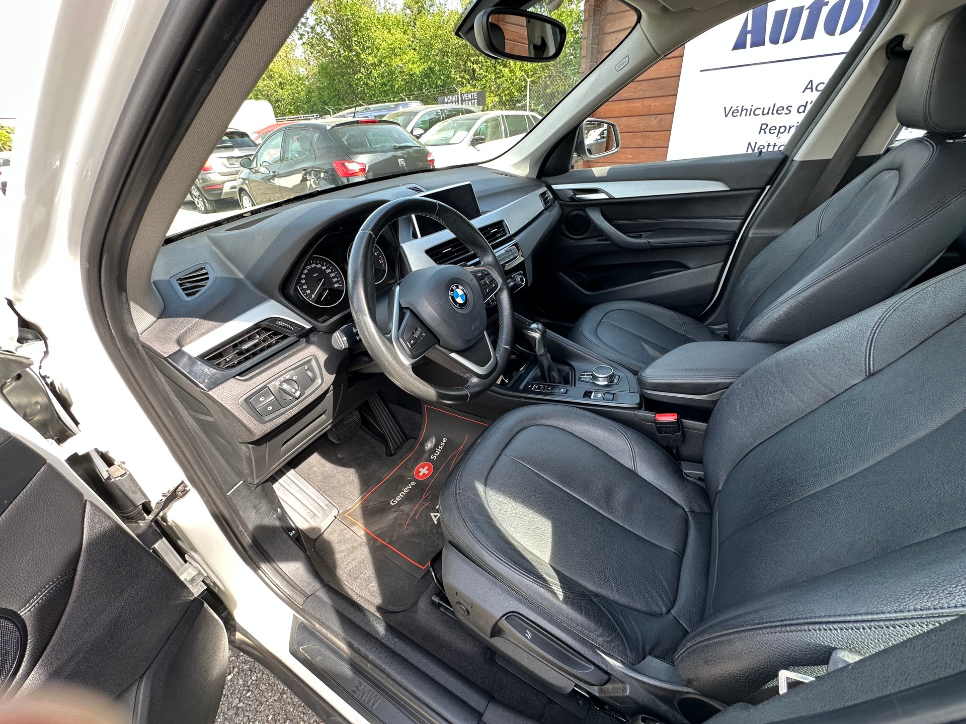 BMW X1 xDrive 20i Sport Line Steptronic-image-11