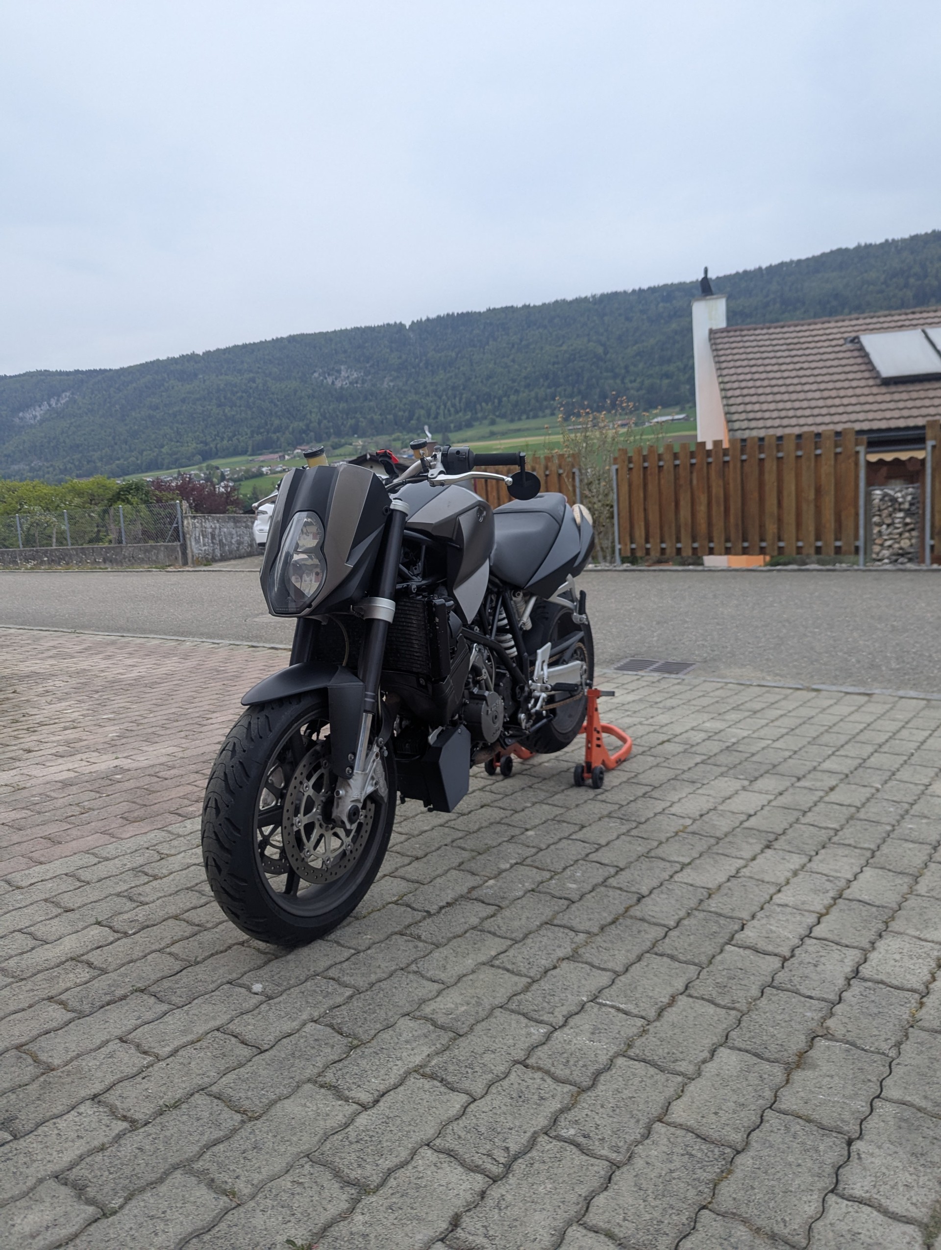 KTM 990 Super Duke-image-1