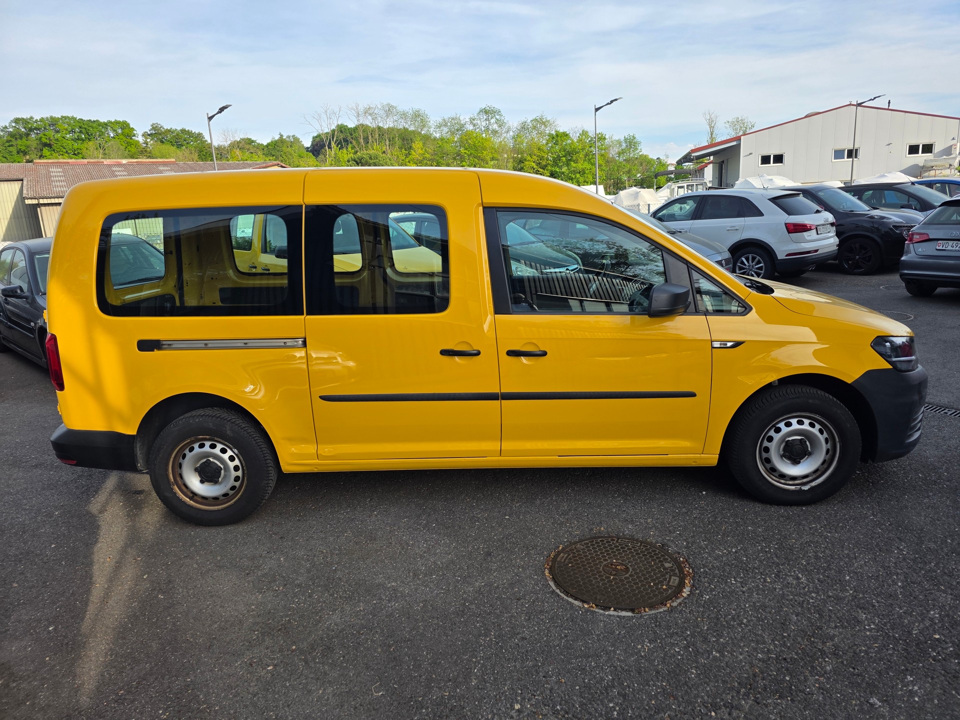 VW Caddy Maxi 1.0TSI BlueMotion Technology-image-6