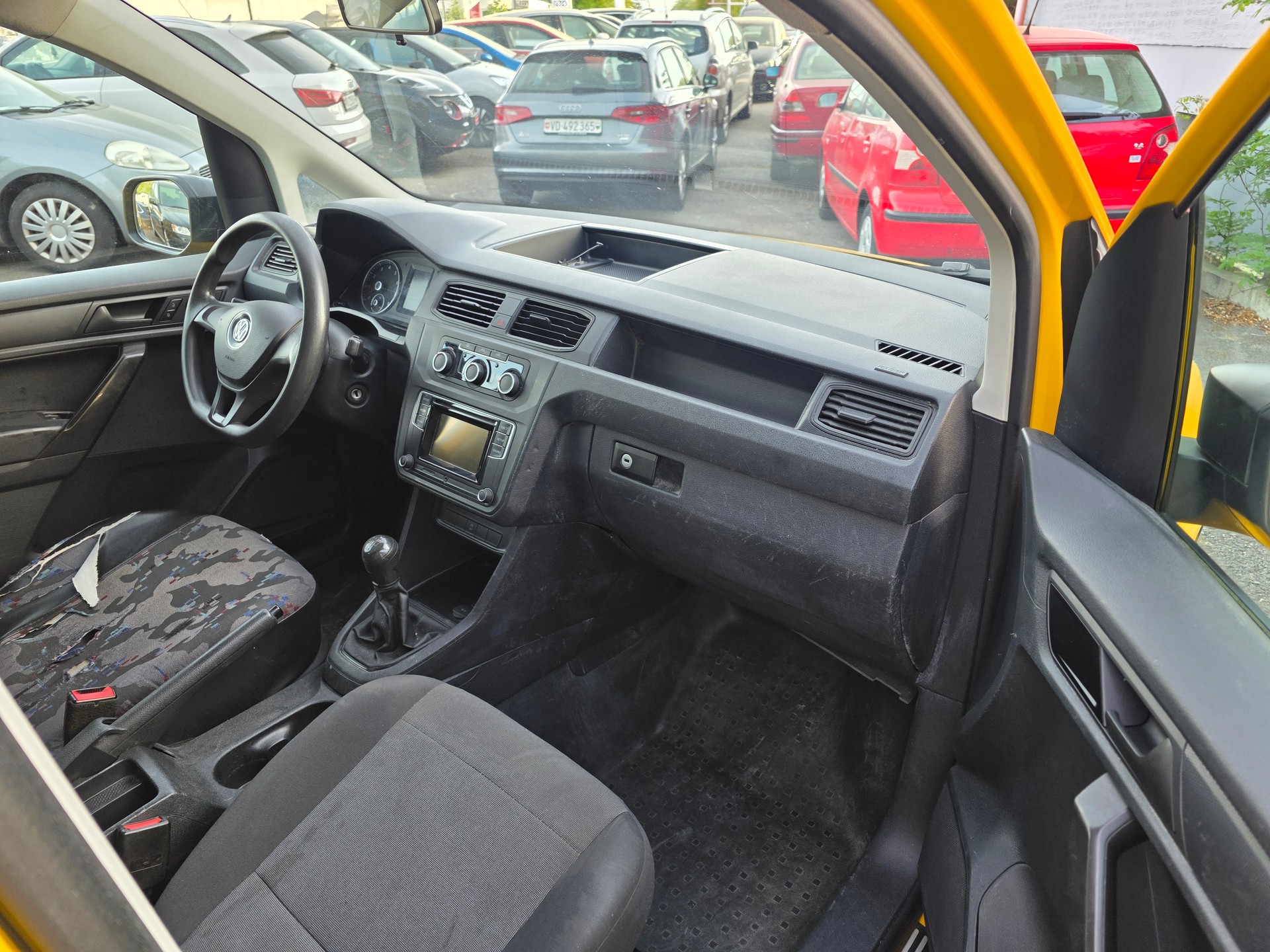 VW Caddy Maxi 1.0TSI BlueMotion Technology-image-10