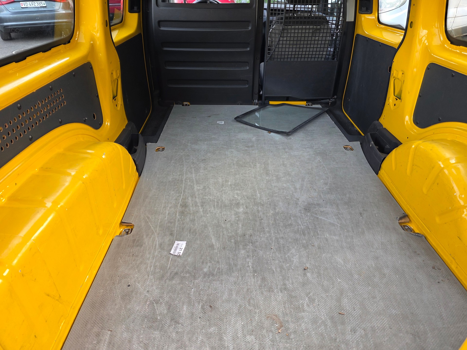 VW Caddy Maxi 1.0TSI BlueMotion Technology-image-3