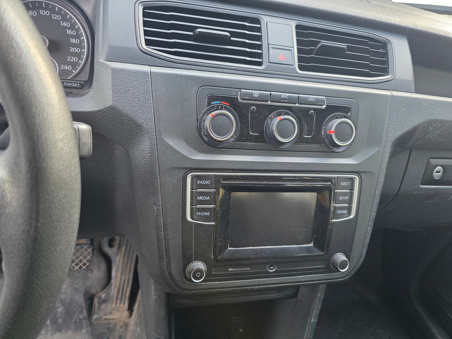VW Caddy Maxi 1.0TSI BlueMotion Technology-image-2