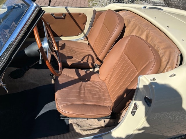 ALFA ROMEO Giulietta Spider 750 D-image-9