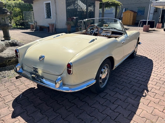 ALFA ROMEO Giulietta Spider 750 D-image-5