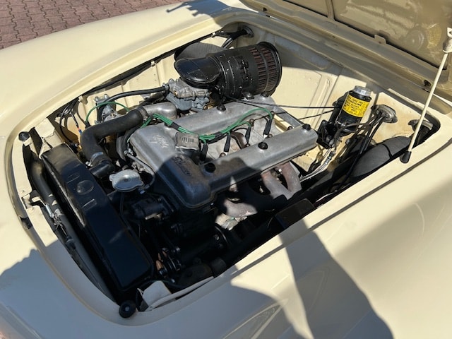ALFA ROMEO Giulietta Spider 750 D-image-12