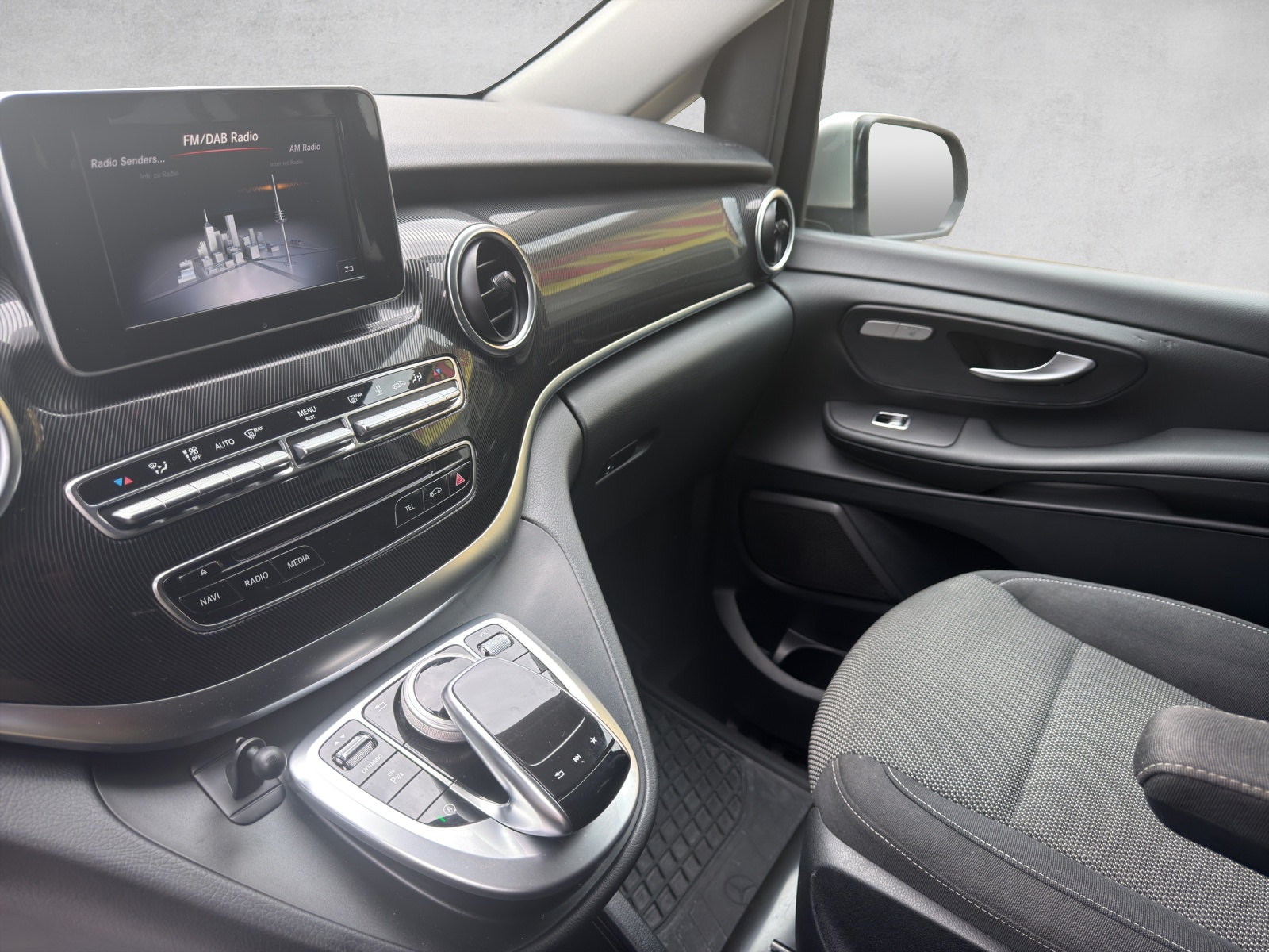 MERCEDES-BENZ V 250 d lang 4Matic 7G-Tronic-image-13
