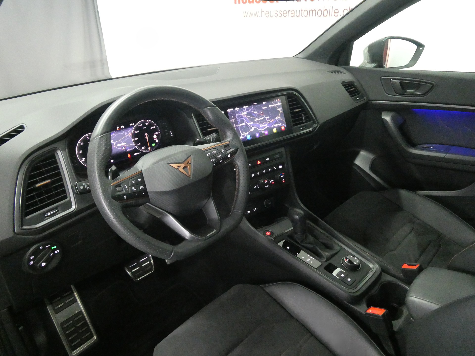 CUPRA Ateca 2.0TSI VZ 4Drive DSG - Panorama - Navi - Beats - Sportsitze - 360° Kamera - AHK - 300 PS-image-8