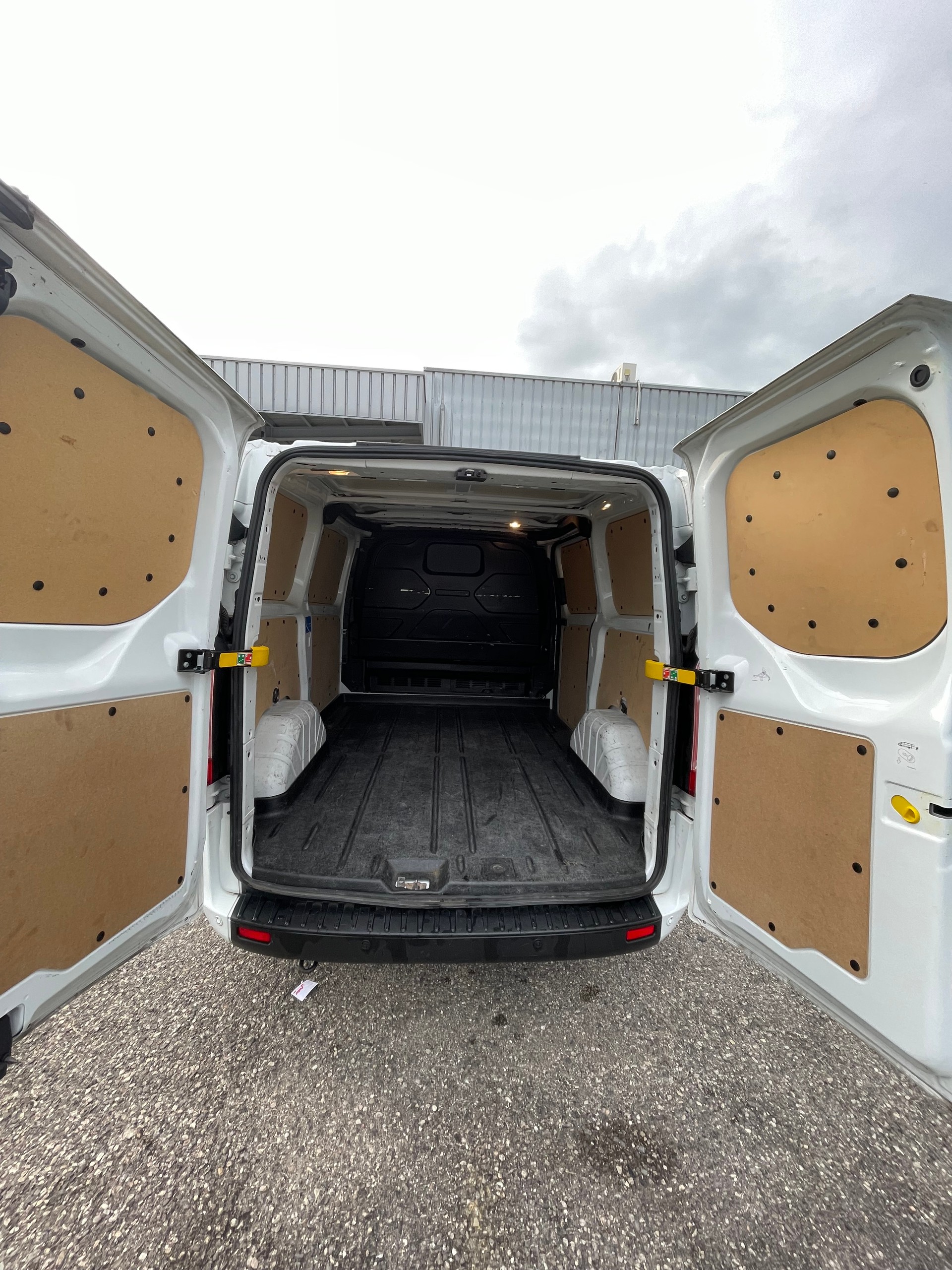 FORD Transit Custom Van 280 L1H1Trend-image-5