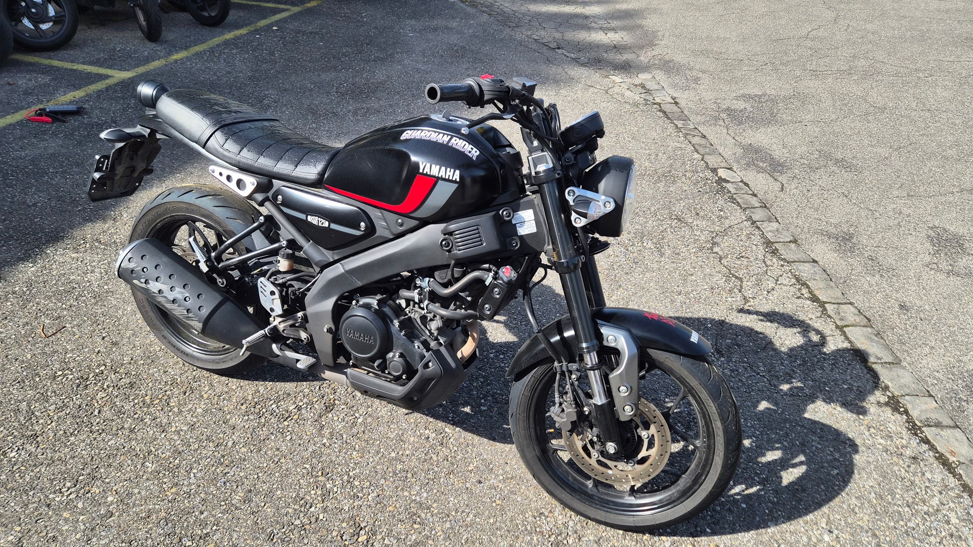 YAMAHA XSR 125-image-5