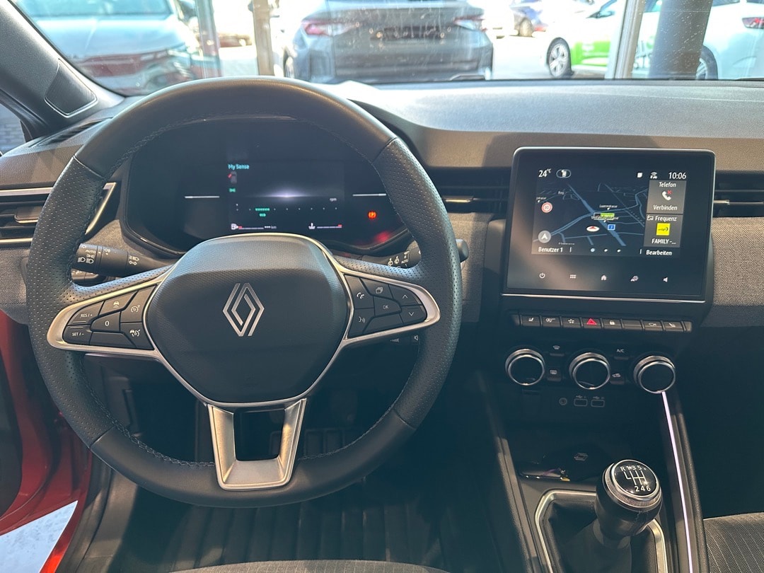 RENAULT Clio 1.0 Techno-image-13