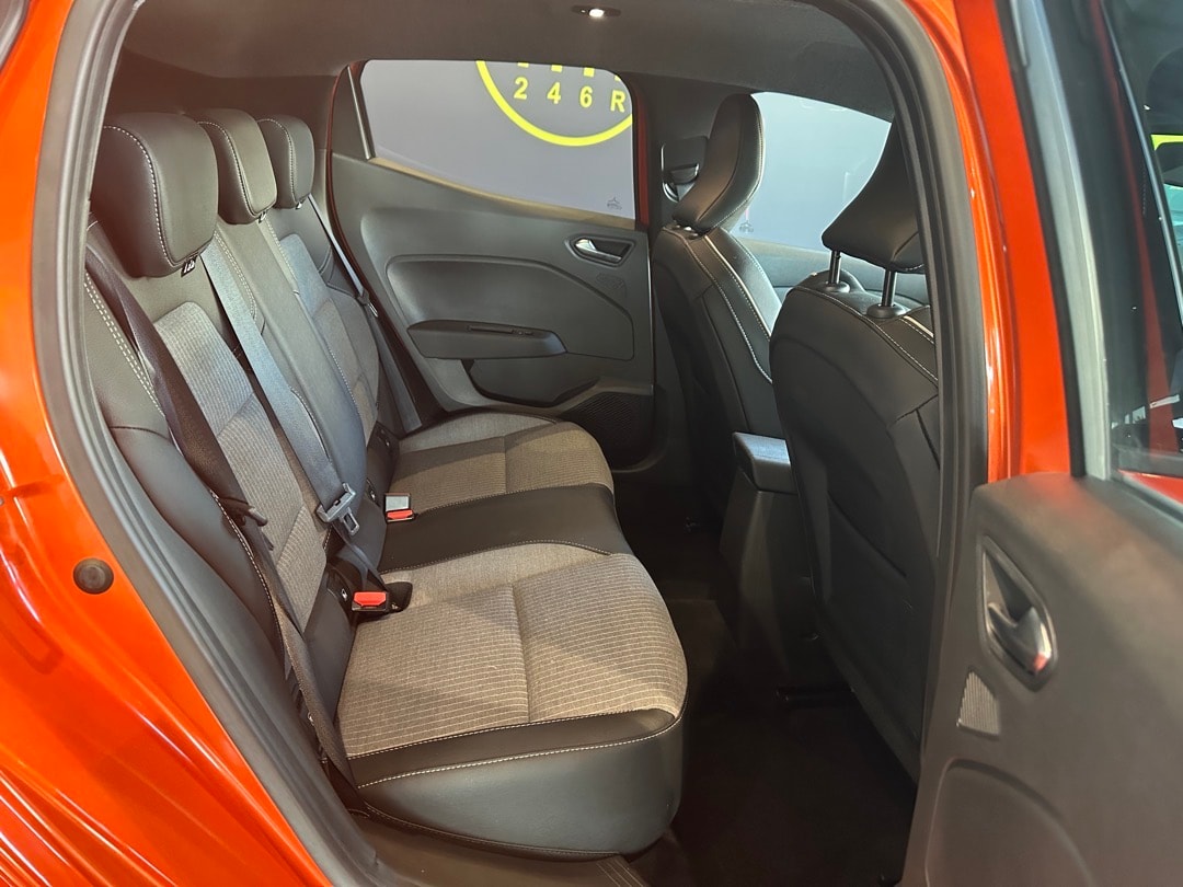 RENAULT Clio 1.0 Techno-image-19