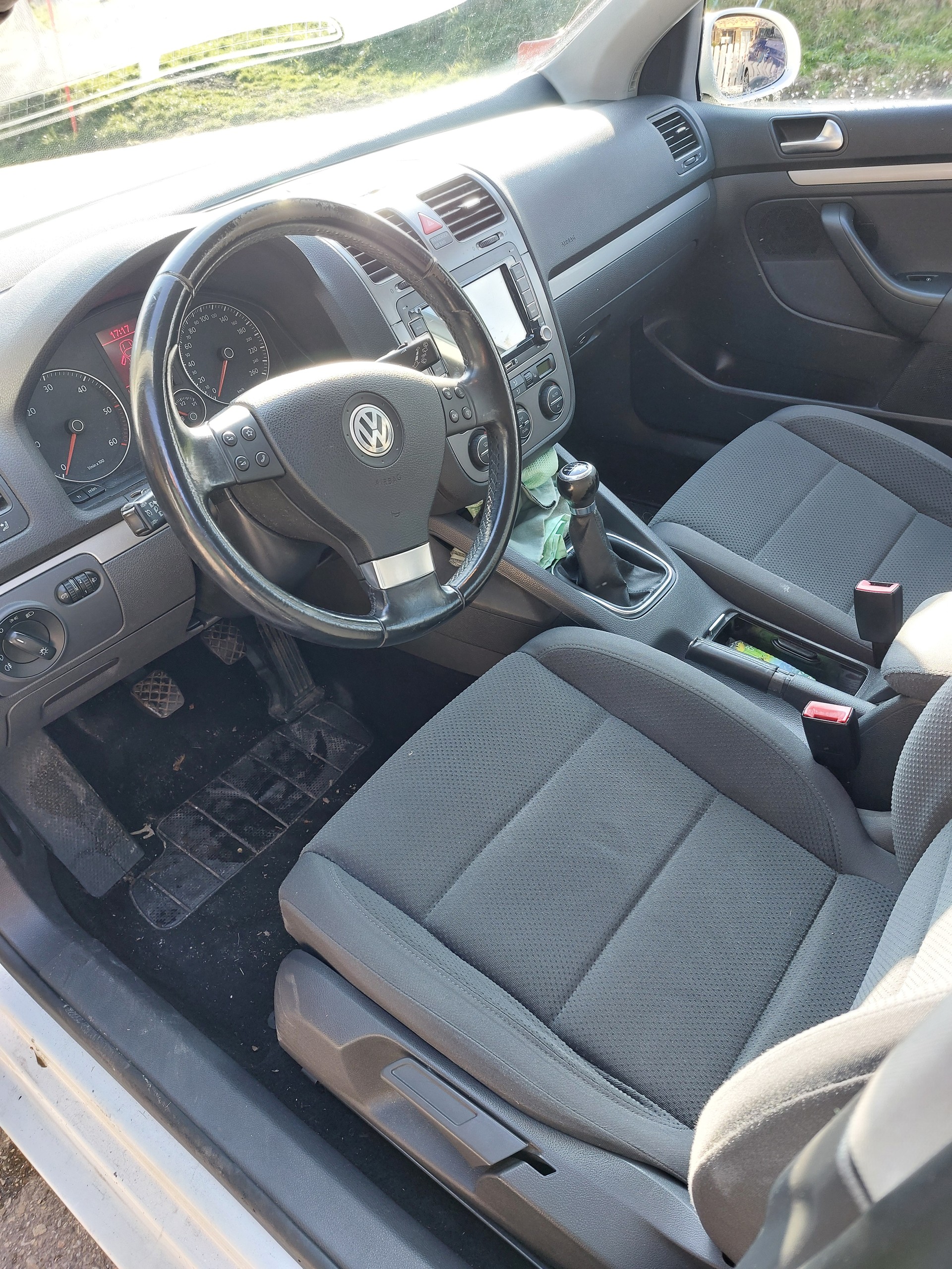 VW 1.9 TDI DPF 105 Comfl. 4mot.-image-2