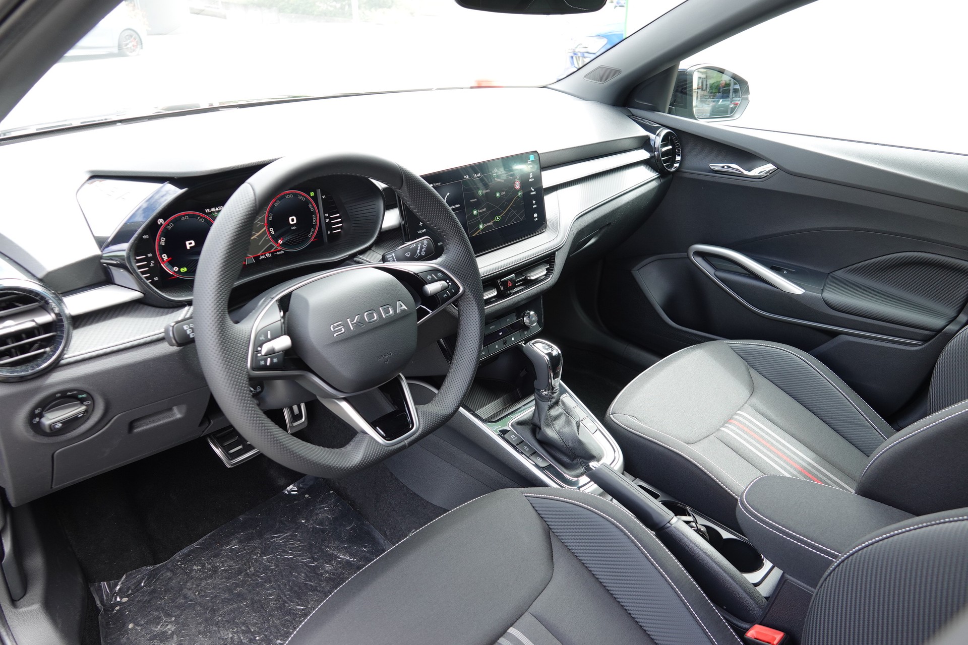 SKODA Fabia 1.5 TSI 130 DSG-image-8