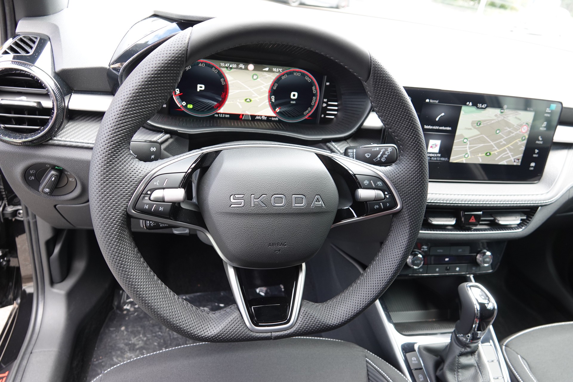 SKODA Fabia 1.5 TSI 130 DSG-image-11
