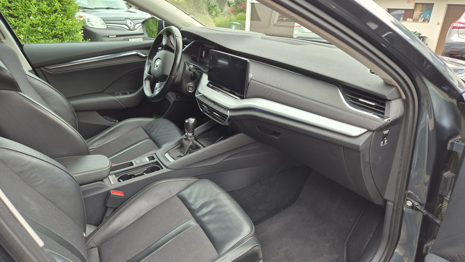 SKODA 2.0 TDI Style-image-2
