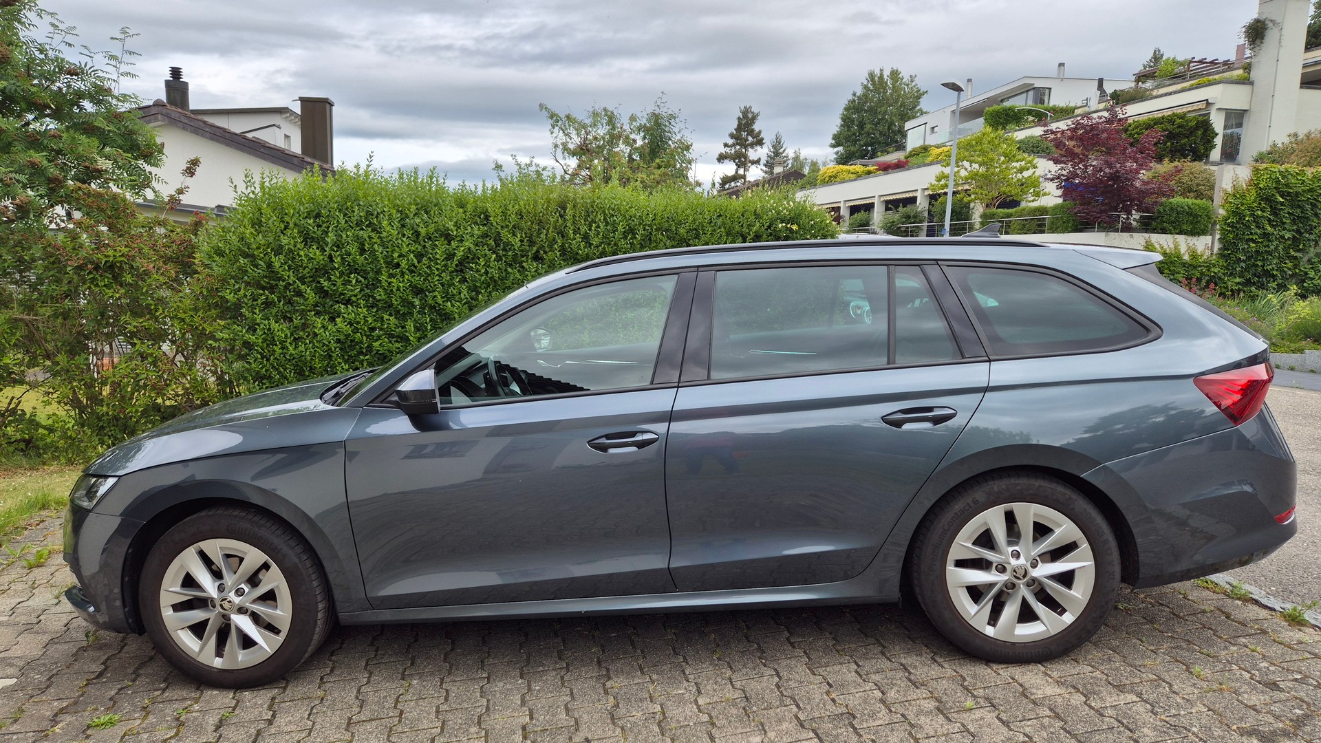 SKODA 2.0 TDI Style-image-0
