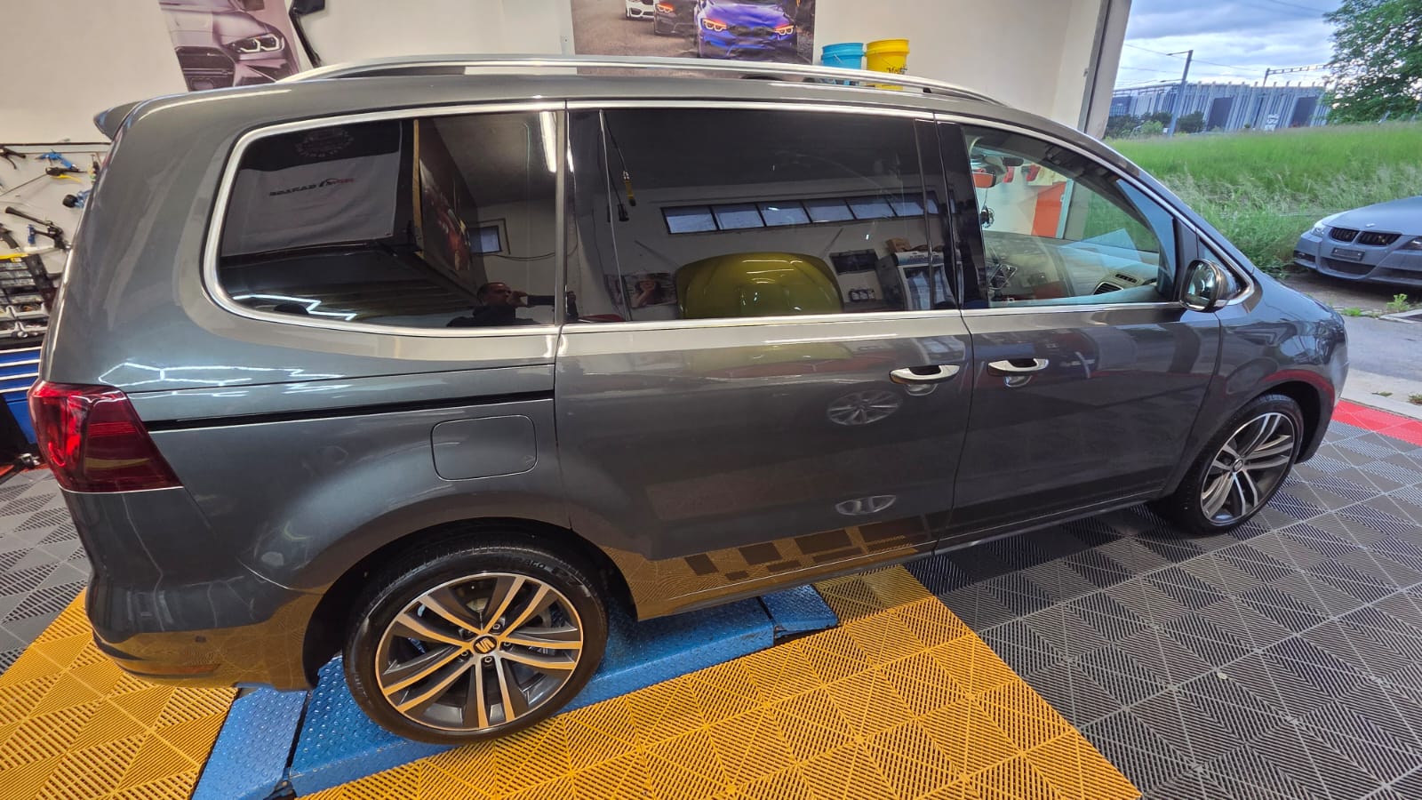 SEAT Alhambra 2.0 TDI DSG SWISS FR-image-2