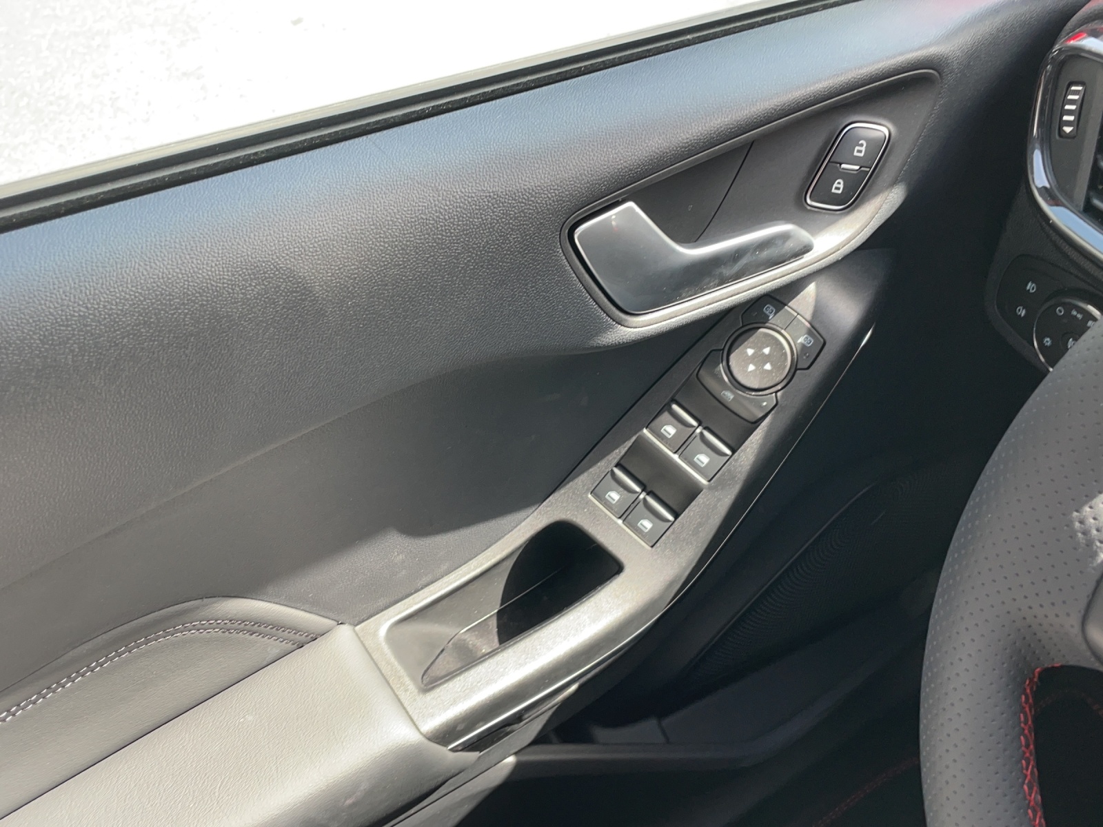 FORD Fiesta 1.0 EcoB Hybrid ST-Line X-image-10