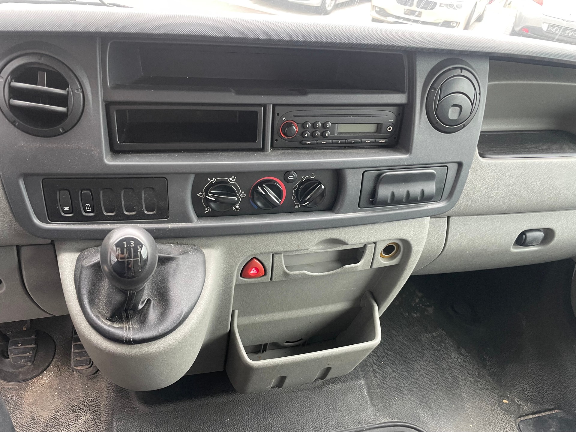 RENAULT Master T35 2.5dCi L3H1GV-image-6