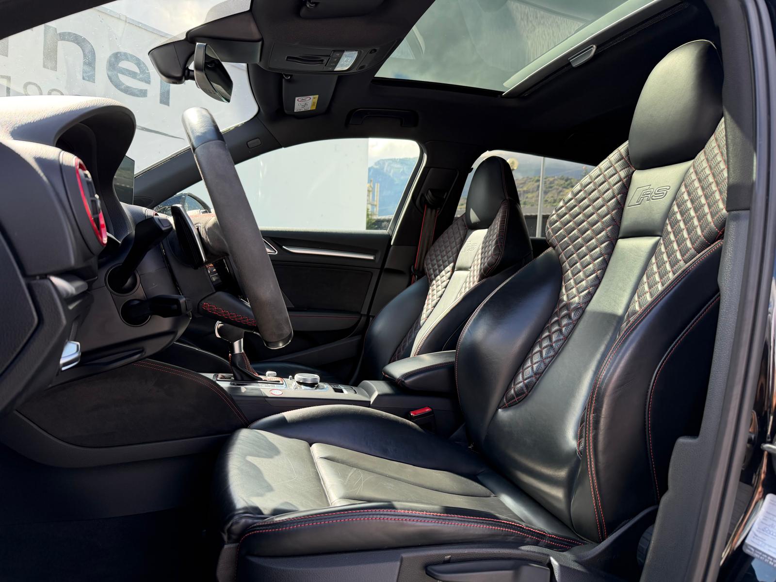 AUDI RS3 Sportback 2.5 TSI quattro S-tronic-image-6