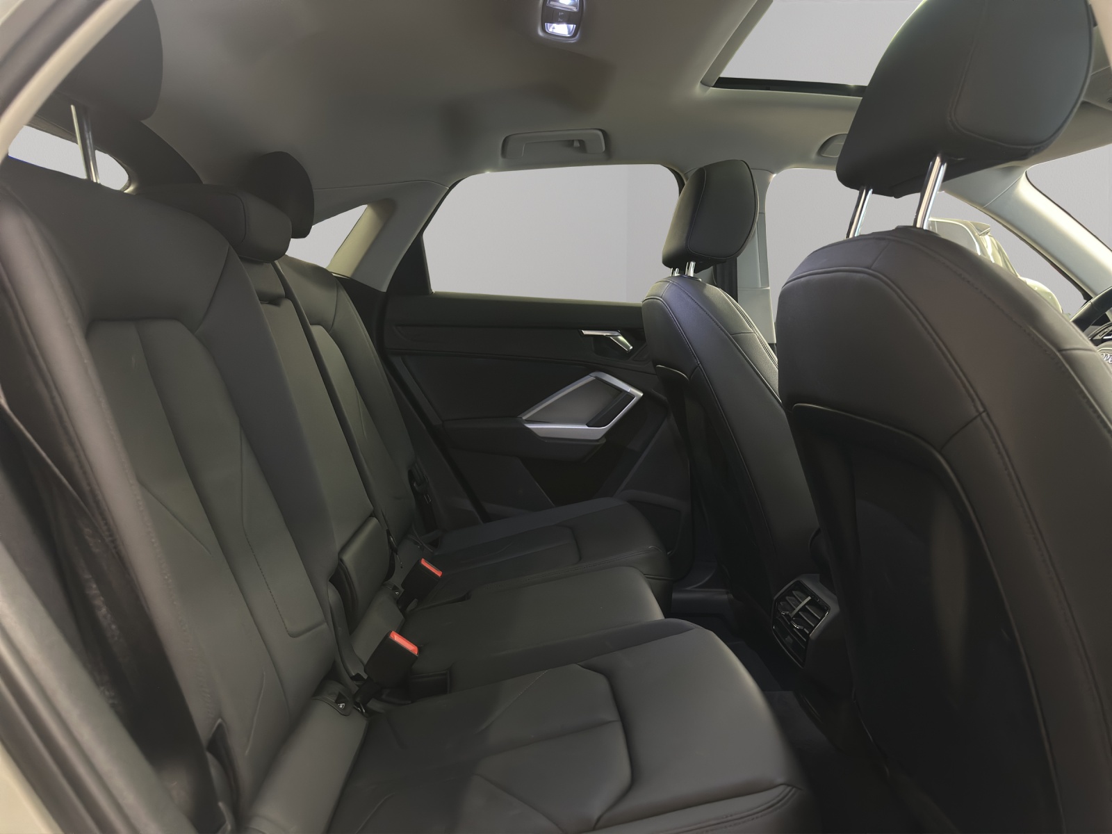 AUDI Q3 Sportback 40 TDI Attraction quattro S-tronic-image-17