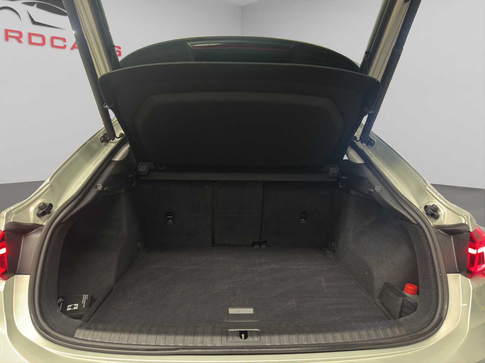 AUDI Q3 Sportback 40 TDI Attraction quattro S-tronic-image-16