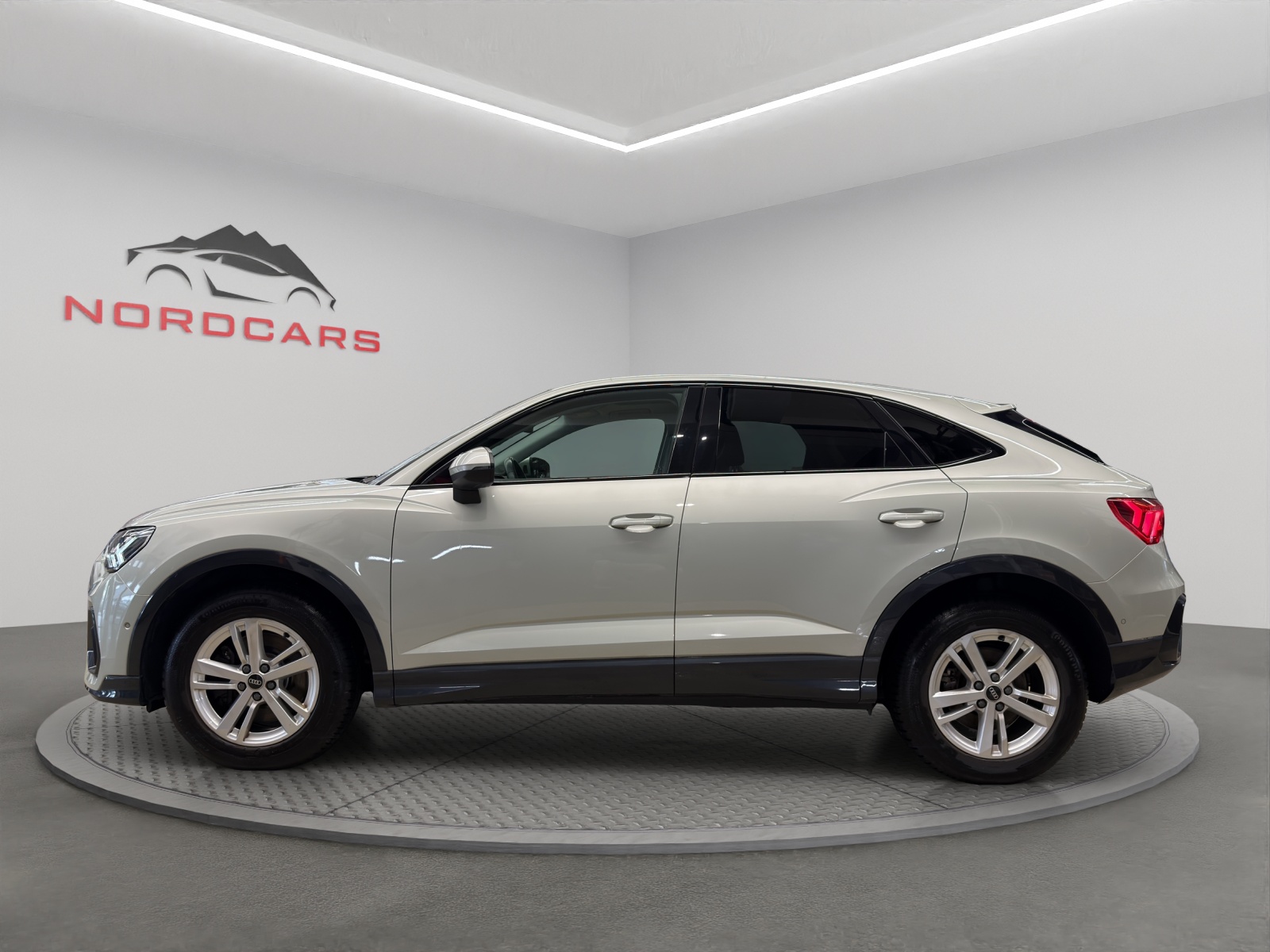 AUDI Q3 Sportback 40 TDI Attraction quattro S-tronic-image-1