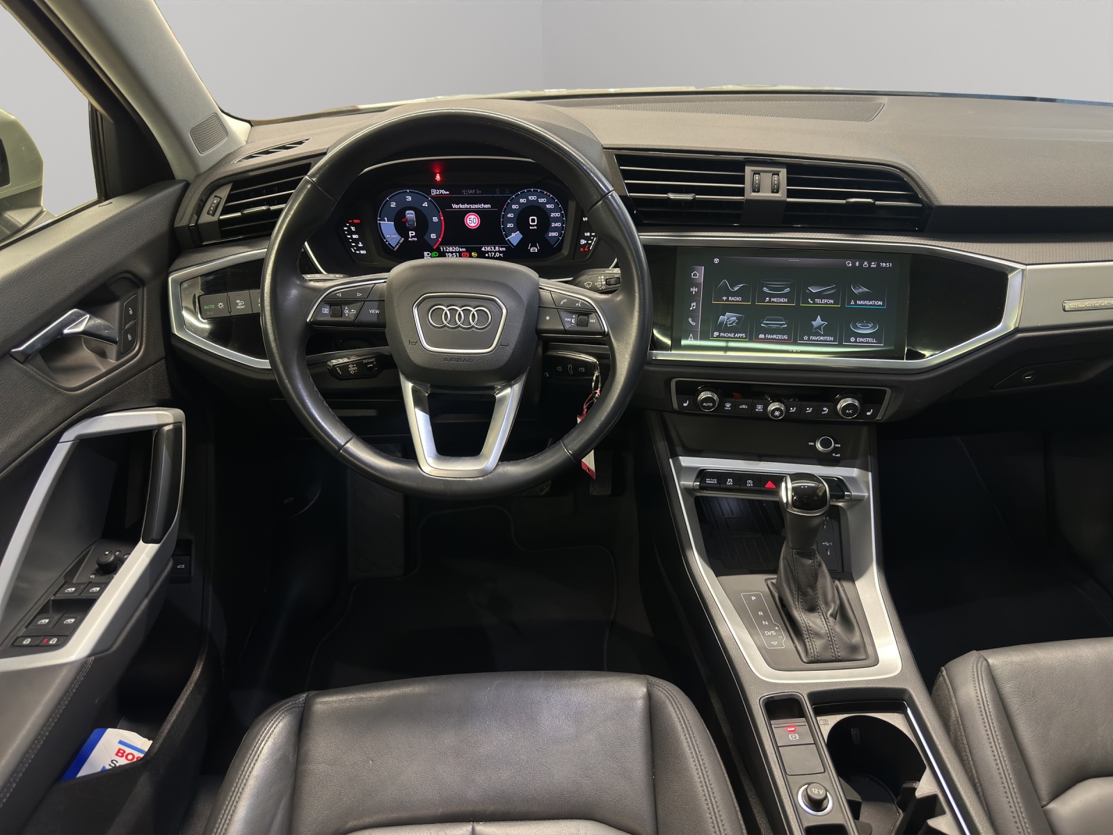 AUDI Q3 Sportback 40 TDI Attraction quattro S-tronic-image-10