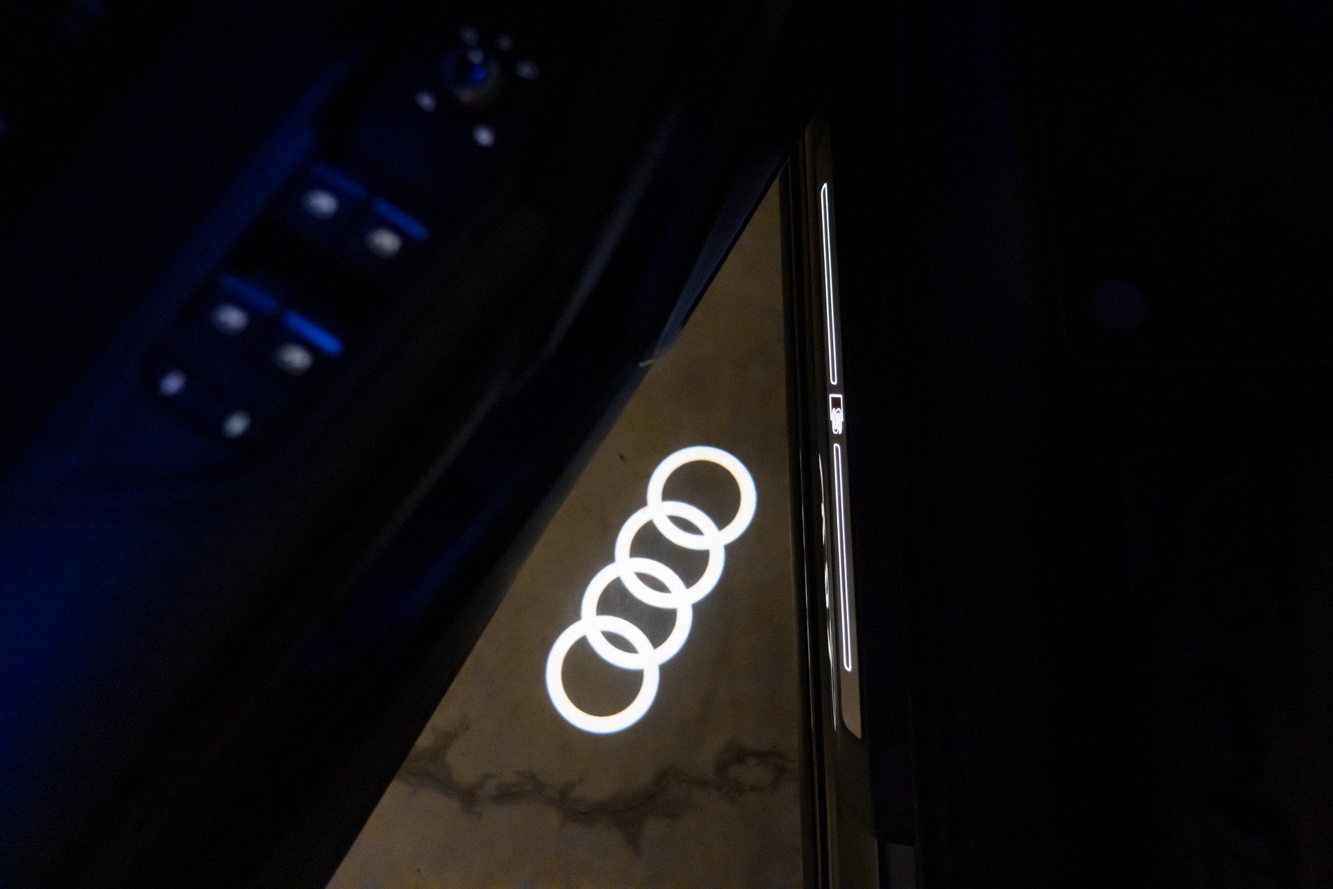 AUDI ABT SQ5 3.0 TFSI quattro T-Tronic-image-12