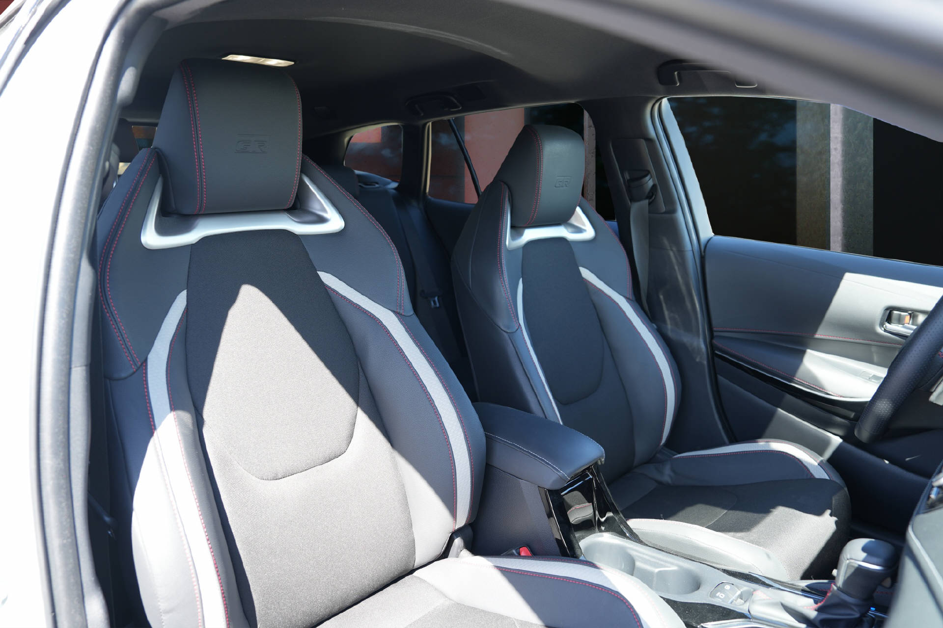 TOYOTA Corolla Touring Sports 2.0 HSD GR Sport-image-7