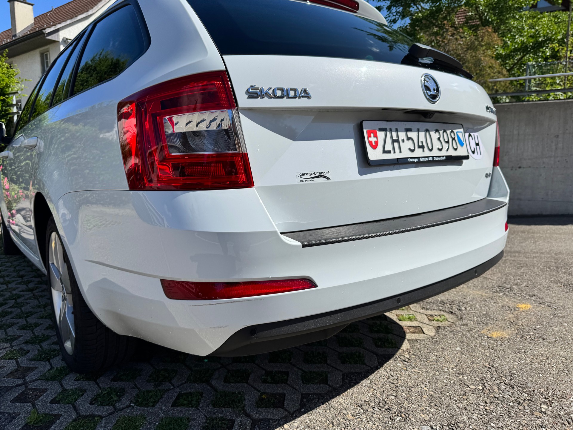 SKODA 1.8 TSI Swiss Joy 4x4 DSG-image-6