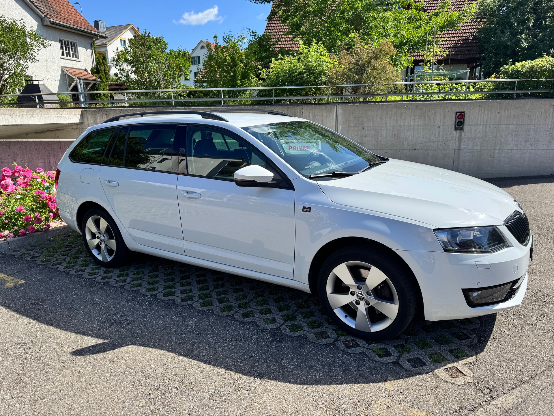 SKODA 1.8 TSI Swiss Joy 4x4 DSG-image-8