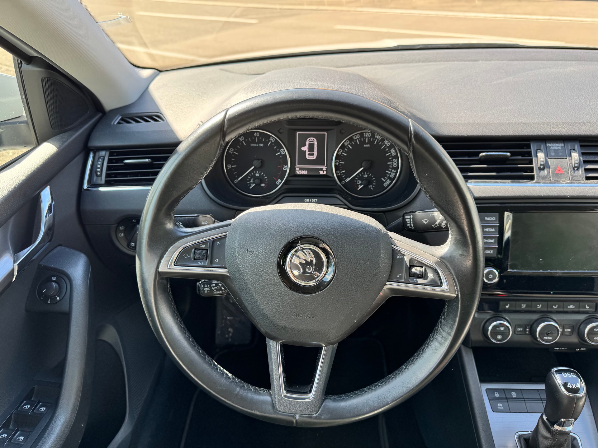 SKODA 1.8 TSI Swiss Joy 4x4 DSG-image-7