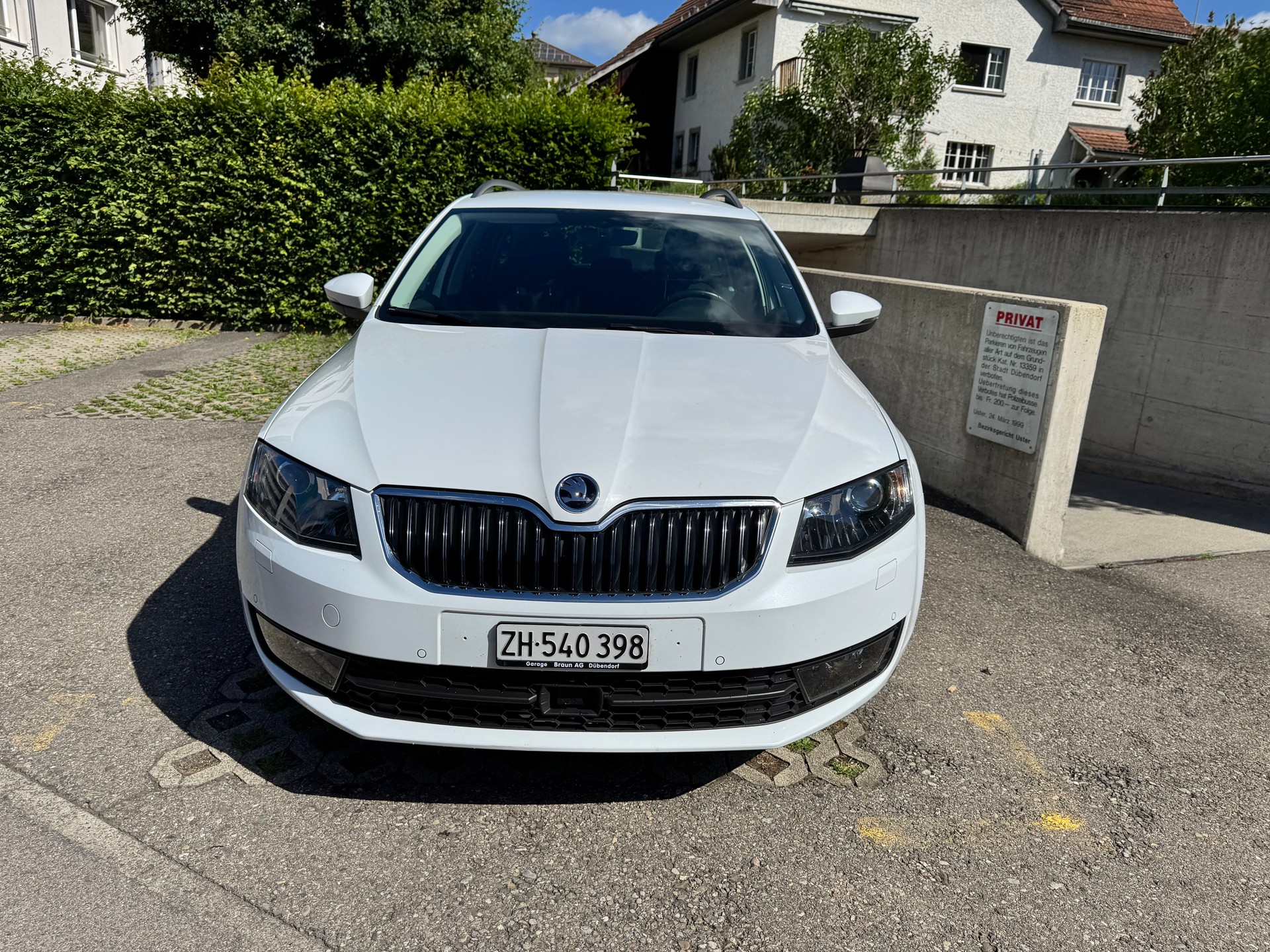 SKODA 1.8 TSI Swiss Joy 4x4 DSG-image-1
