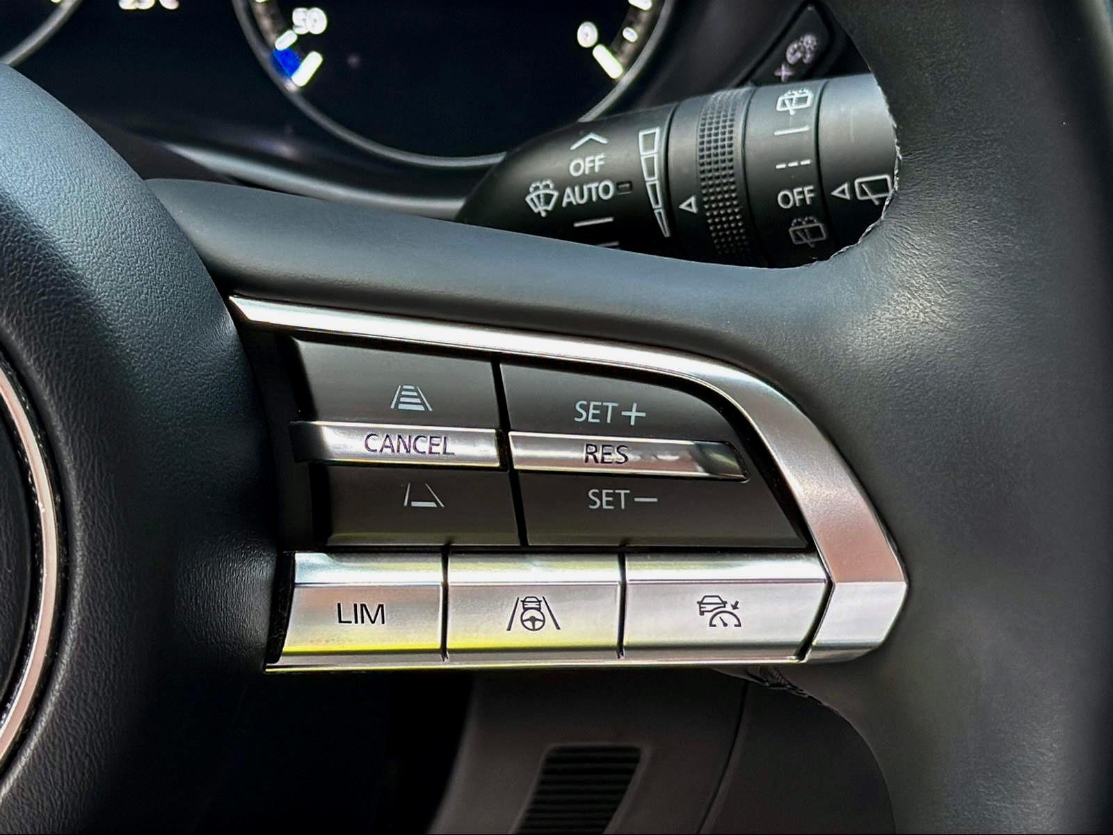 MAZDA CX-30 SKYACTIV-X M Hybrid 180 Revolution AWD-image-17