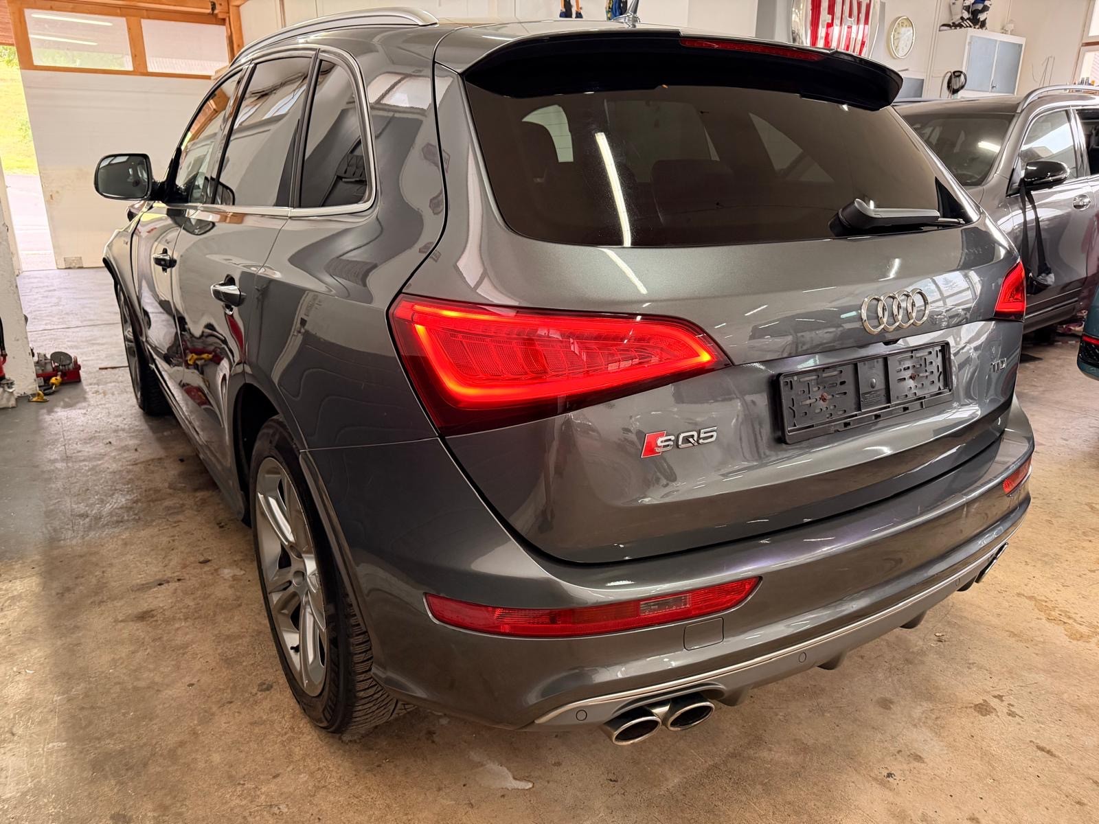 AUDI SQ5 3.0 TDI plus quattro tiptronic-image-3