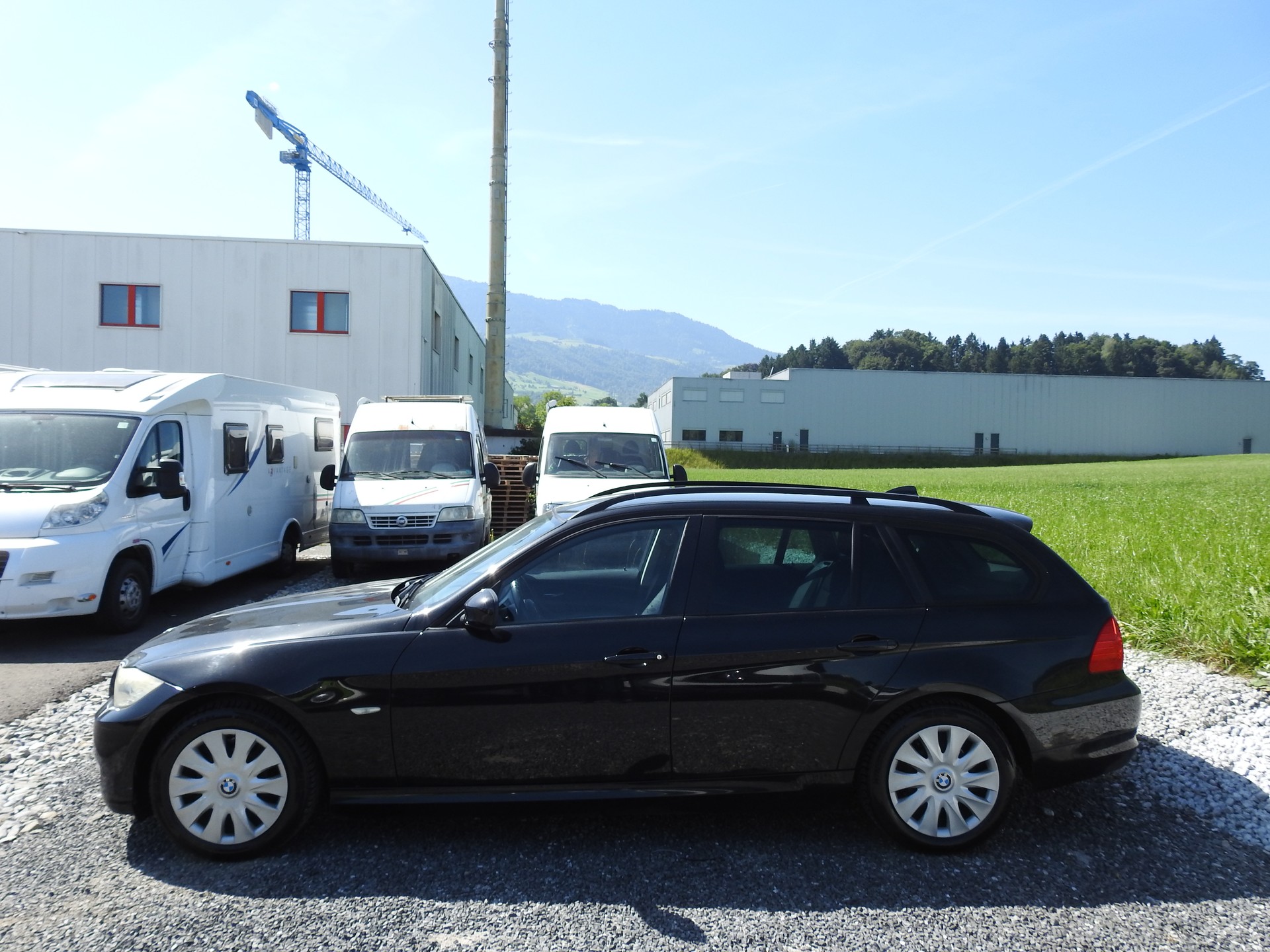 BMW 320i Touring-image-2