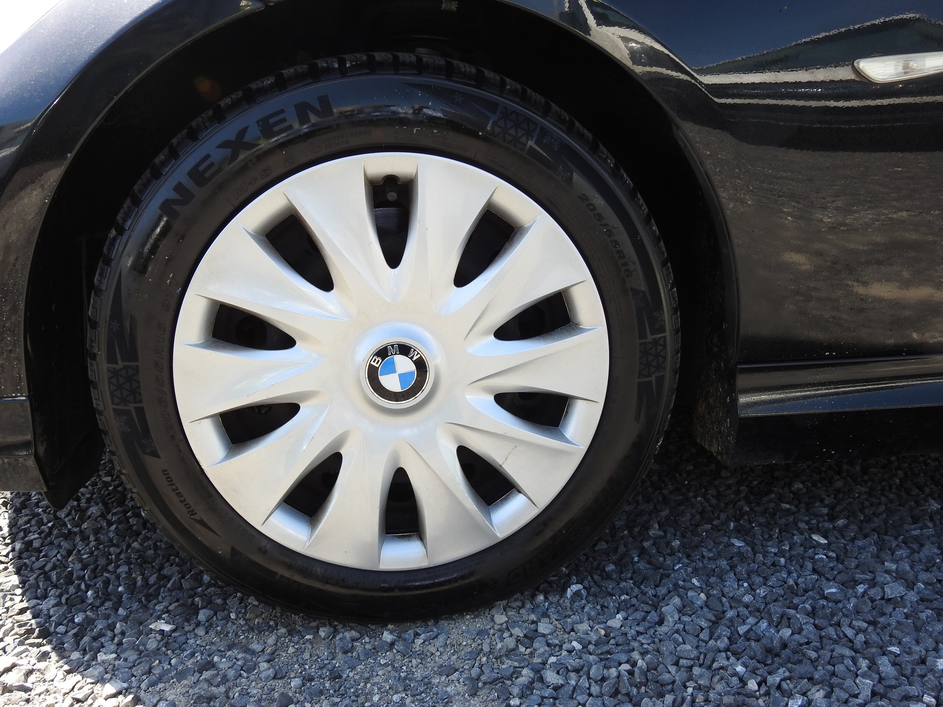 BMW 320i Touring-image-8