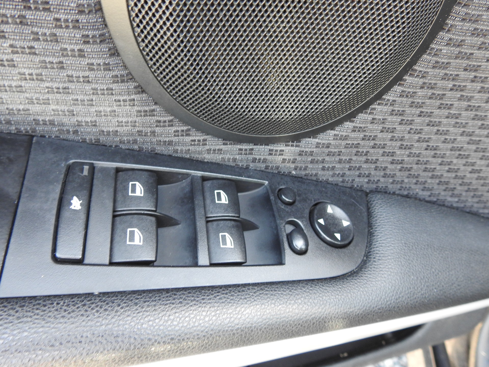 BMW 320i Touring-image-19