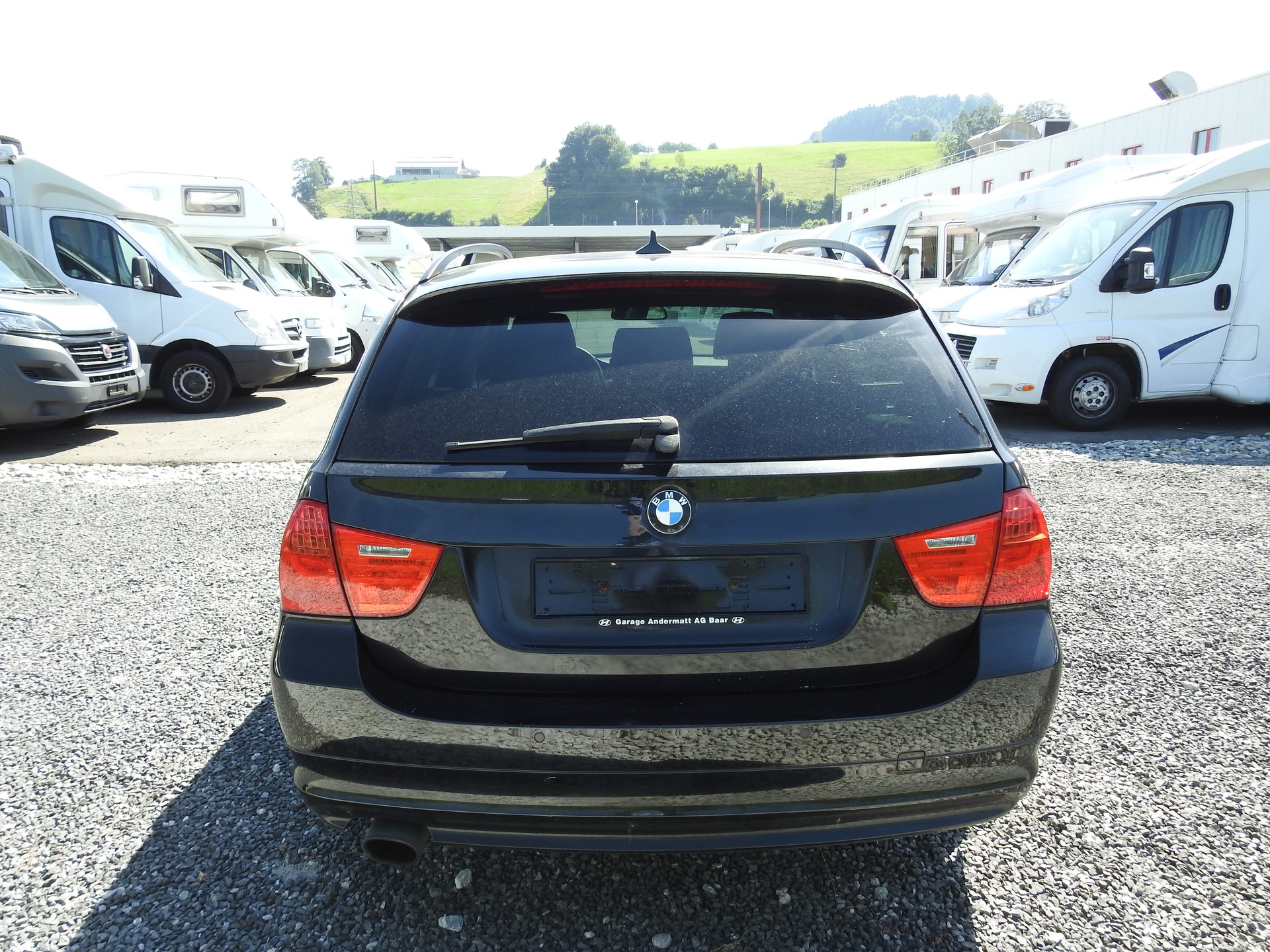 BMW 320i Touring-image-4