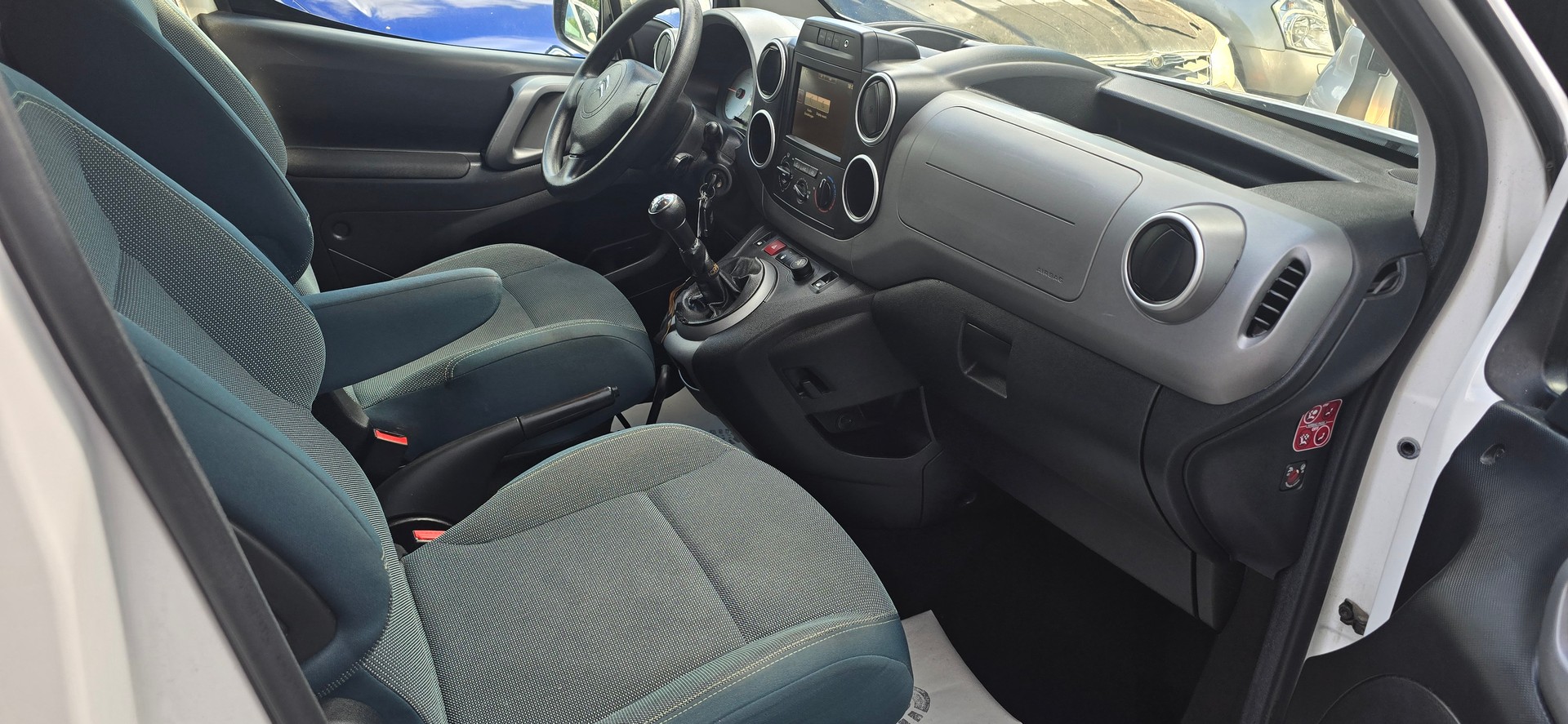 CITROEN Berlingo 1.2i Feel-image-11