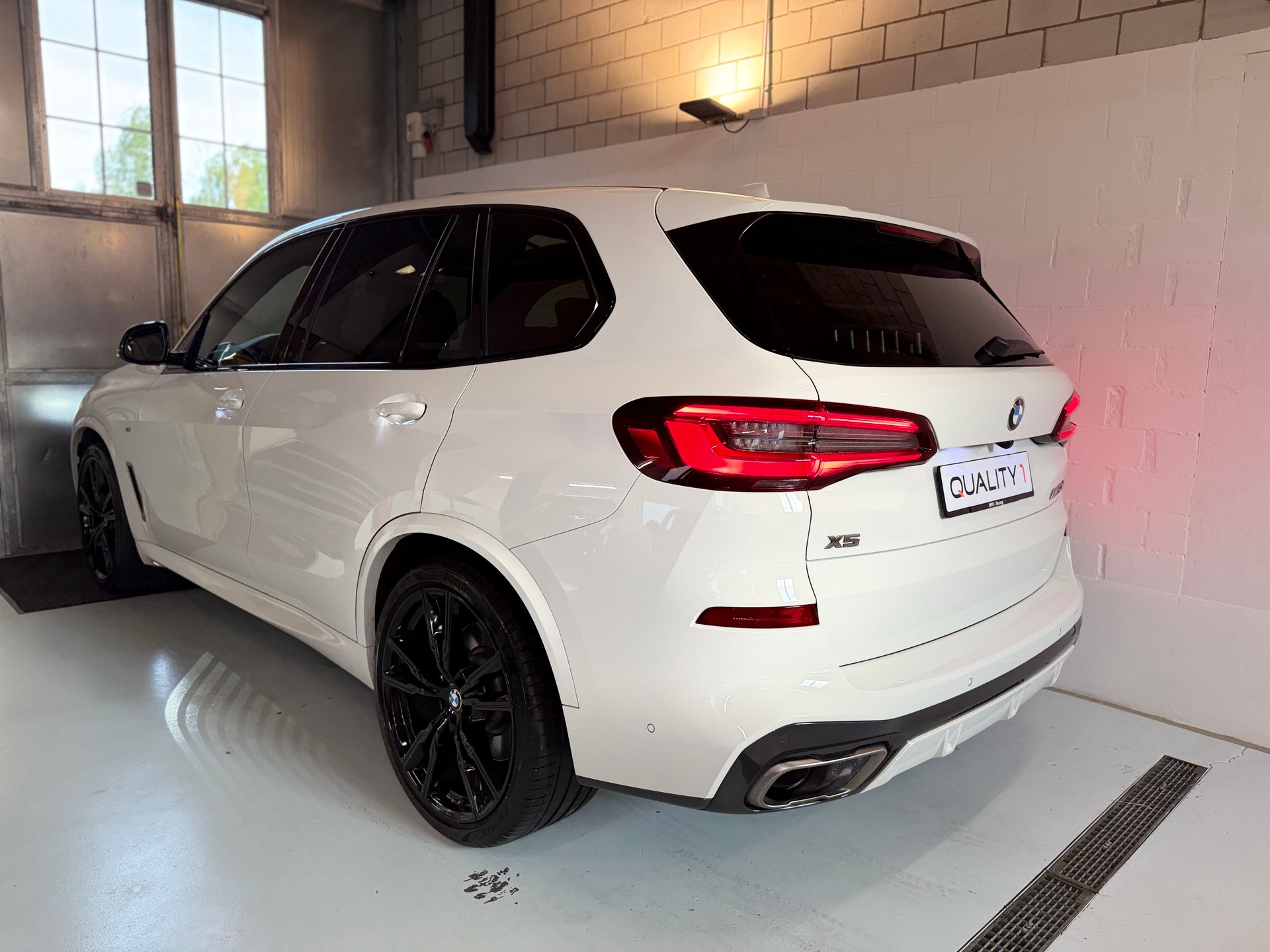 BMW X5 xDrive M50d Steptronic-image-4