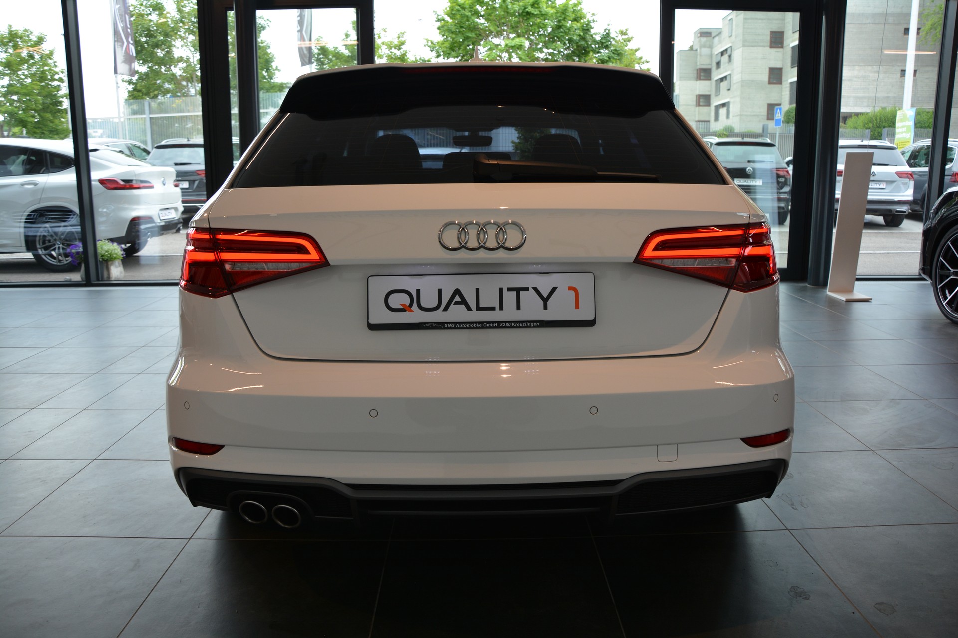 AUDI A3 Sportback 2.0 TDI Sport S-tronic S-Line-image-4