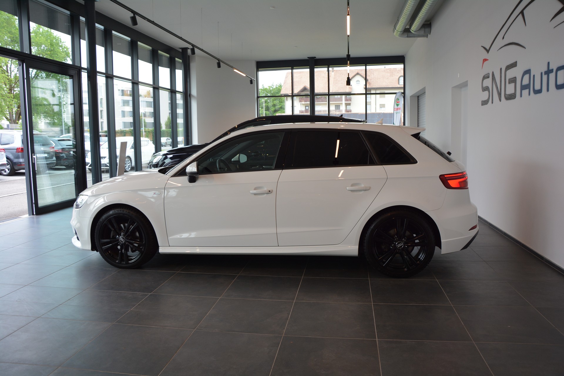 AUDI A3 Sportback 2.0 TDI Sport S-tronic S-Line-image-2
