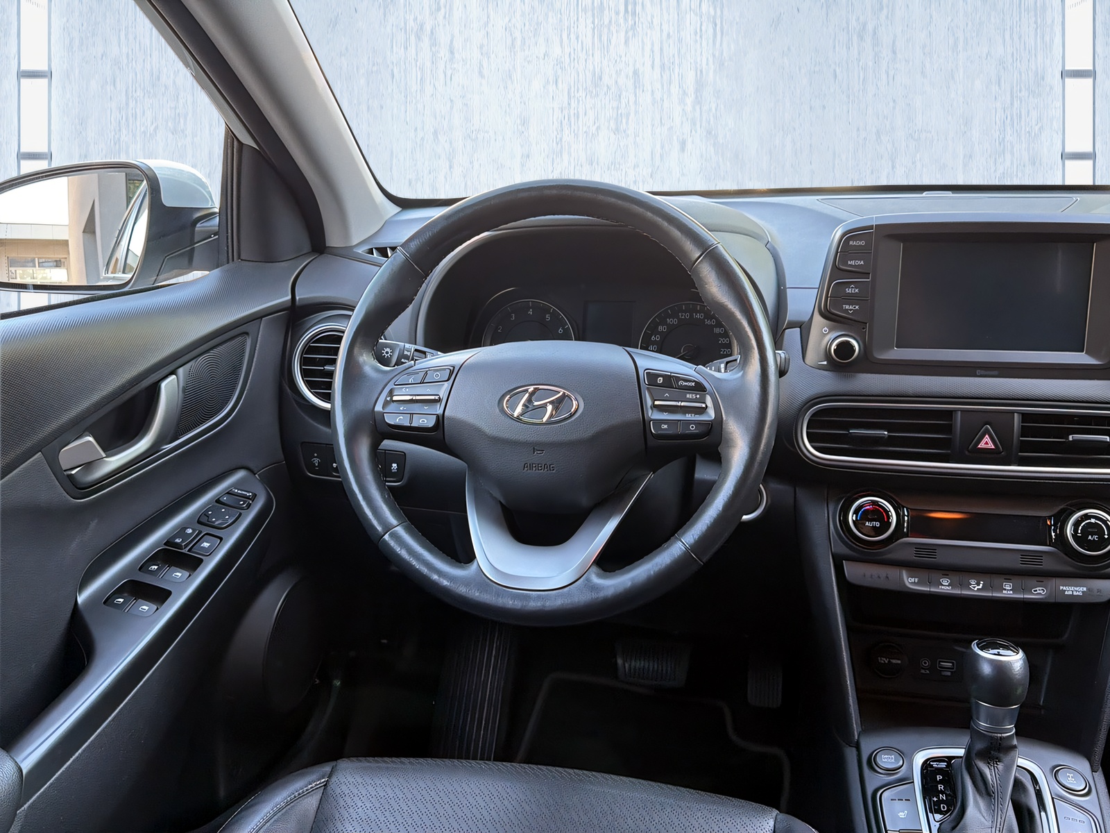 HYUNDAI Kona 1.6 T-GDi Launch Plus 4WD DCT-image-11