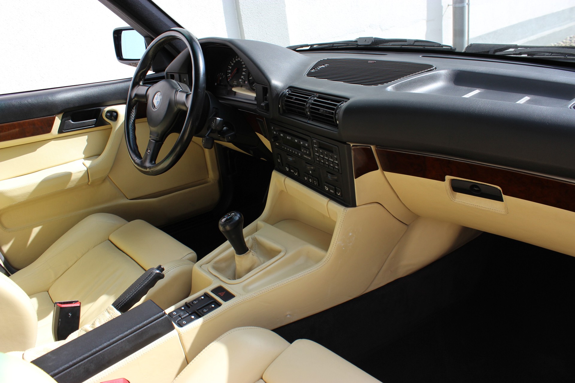 BMW M5-image-1