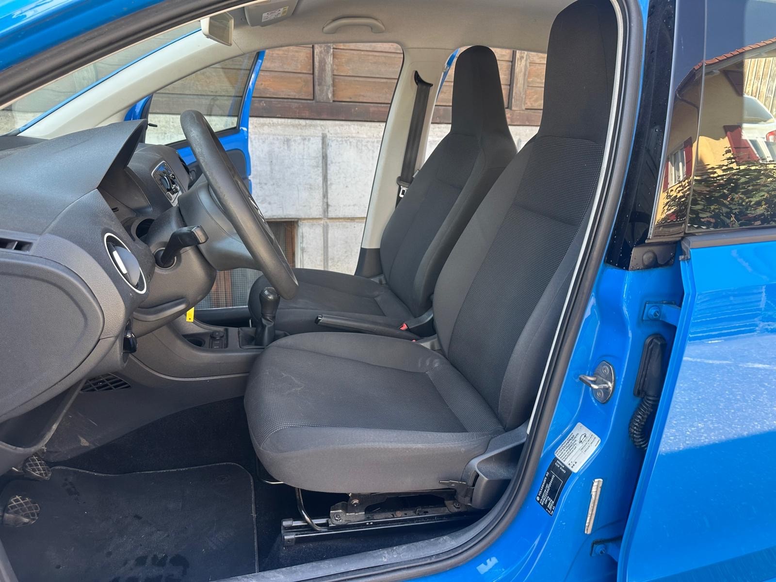 VW Up 1.0 swiss up-image-7