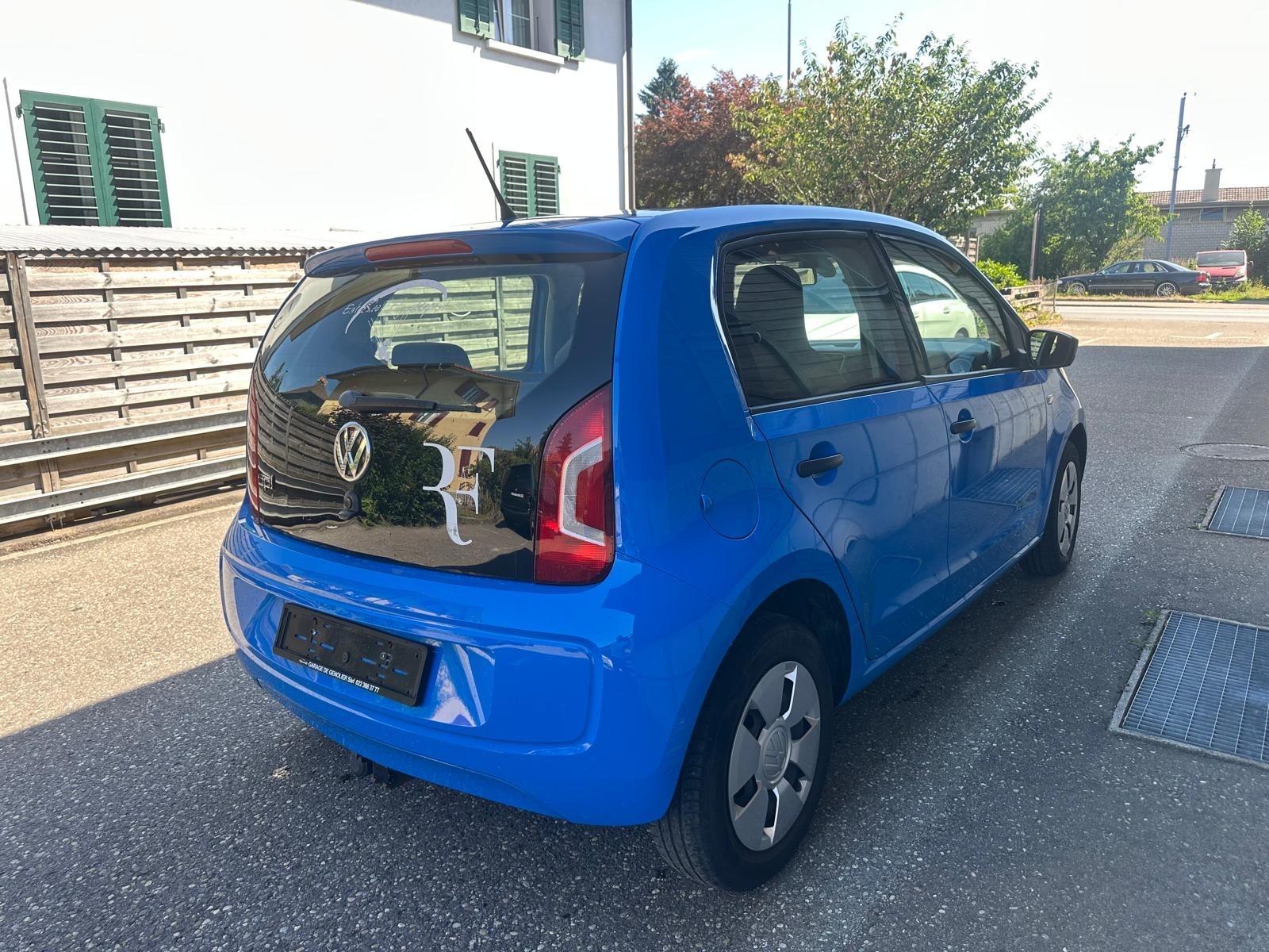 VW Up 1.0 swiss up-image-2